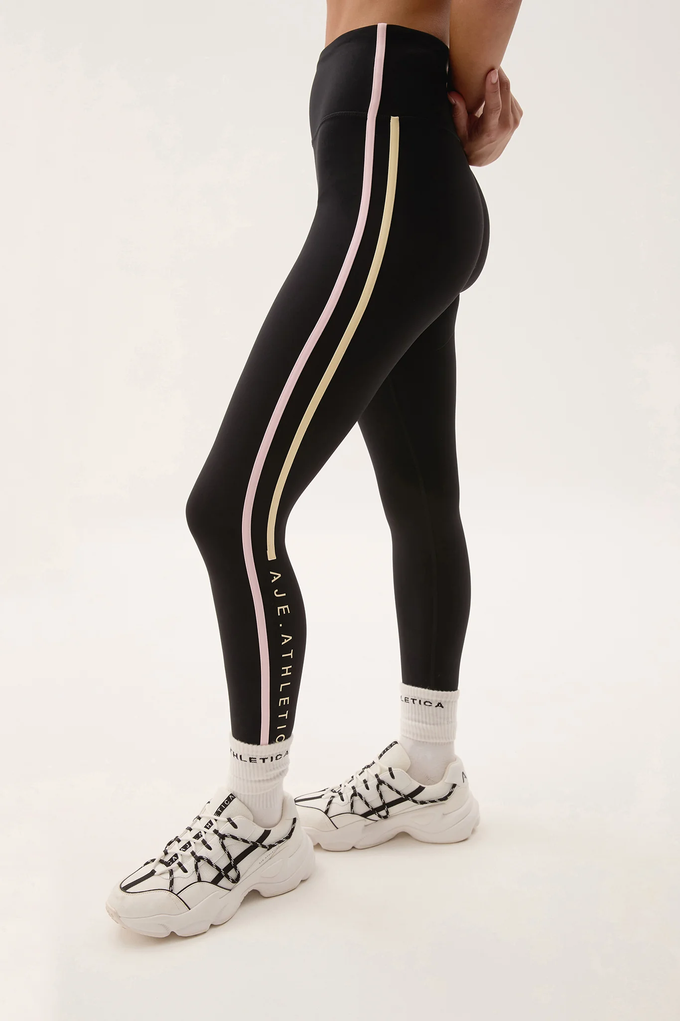 1085-logotape-full-length-legging-1.webp Logotape Full Length Legging