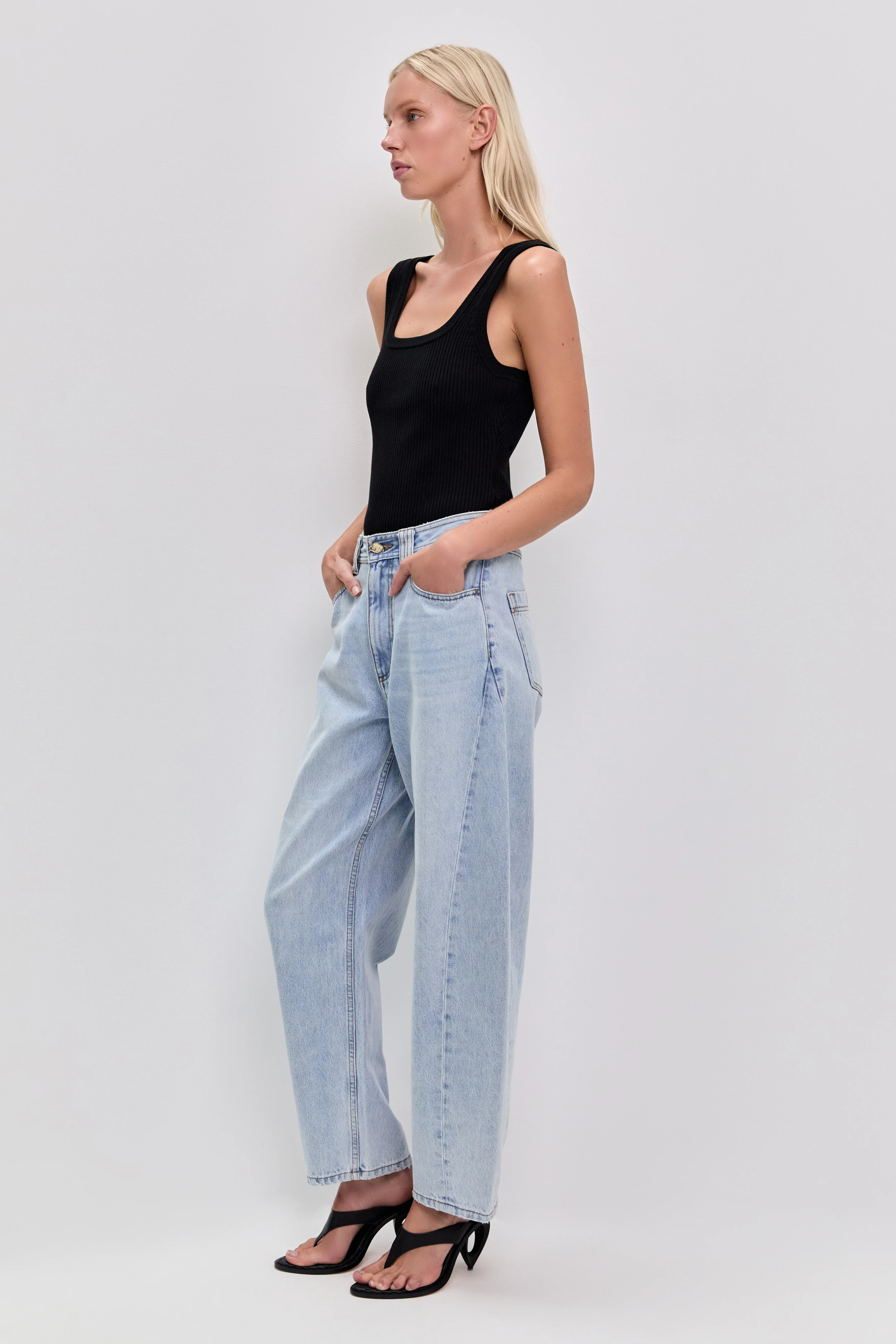 Stevie Barrel Ankle Jean