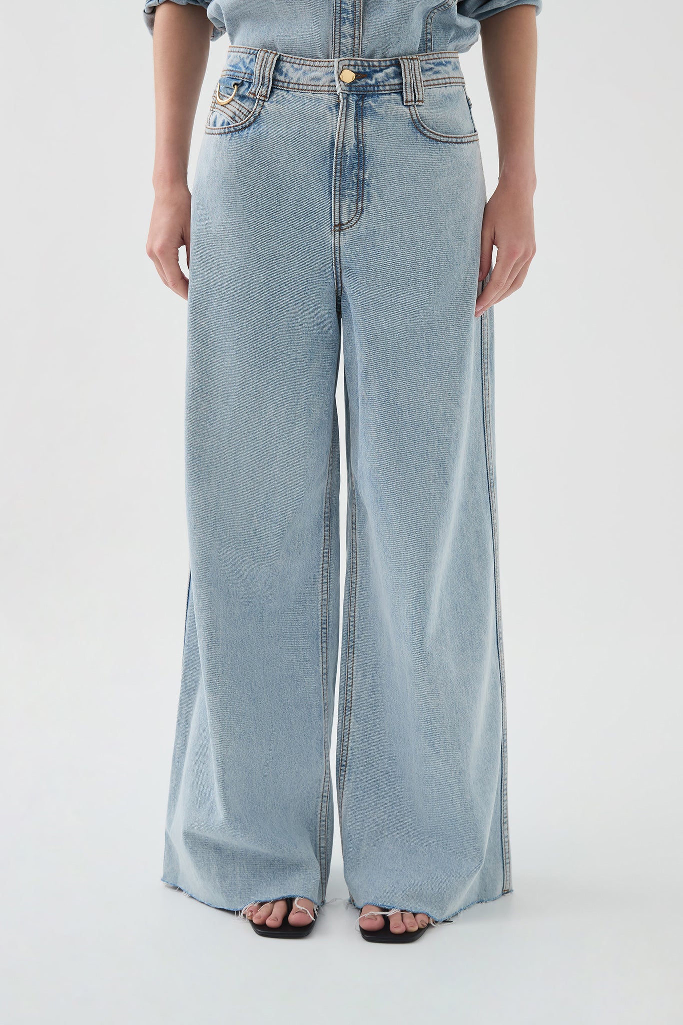 Outline Denim Jeans