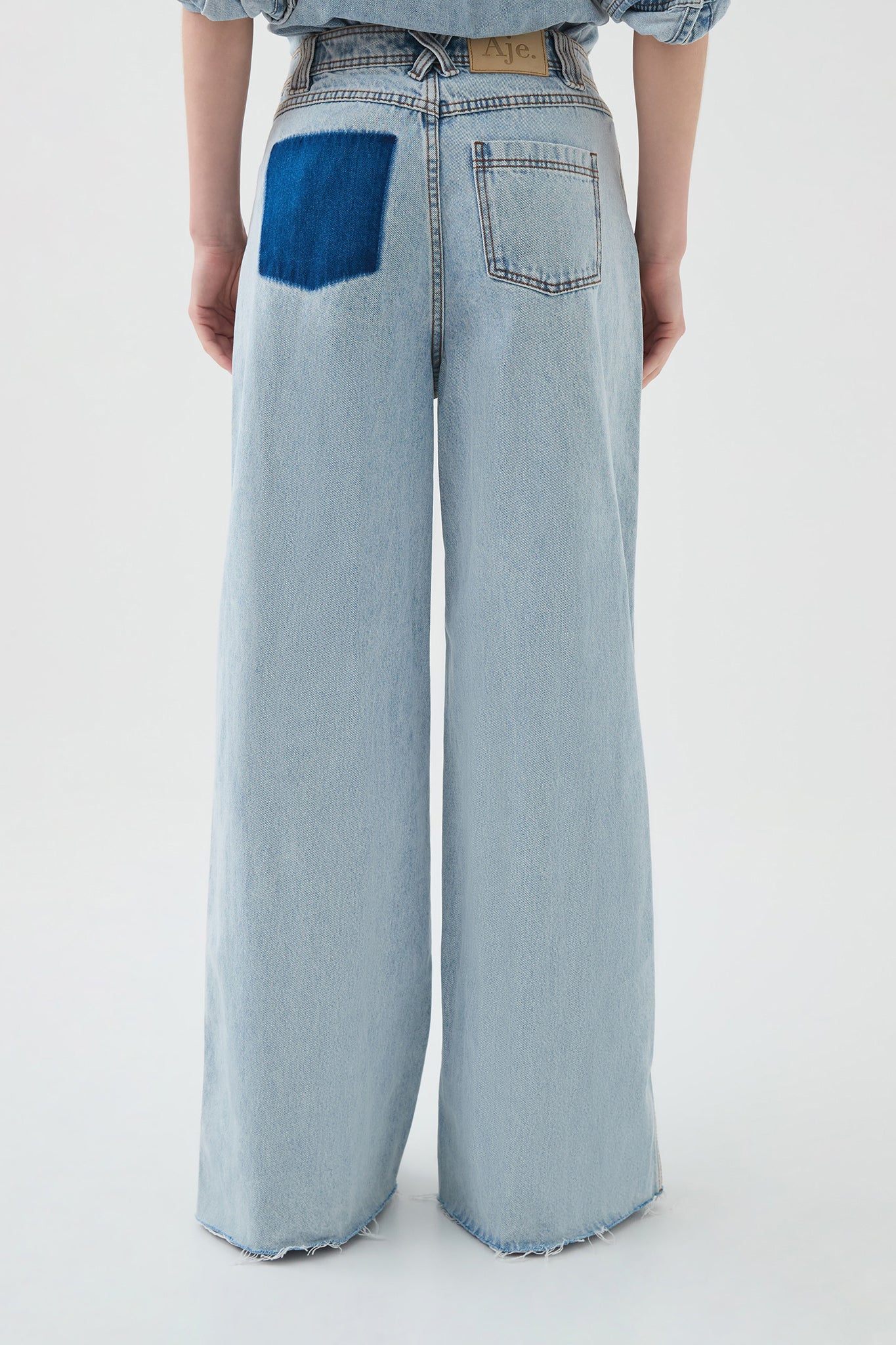 Outline Denim Jeans