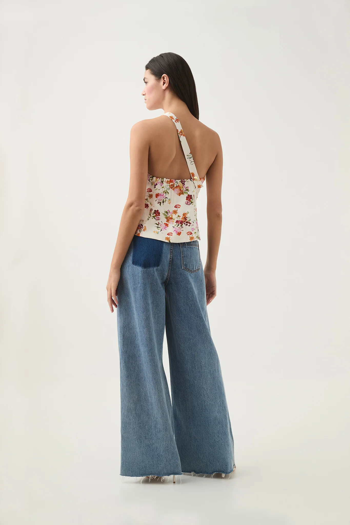 12126-assemblage-asymmetric-top-1.webp Assemblage Asymmetric Top