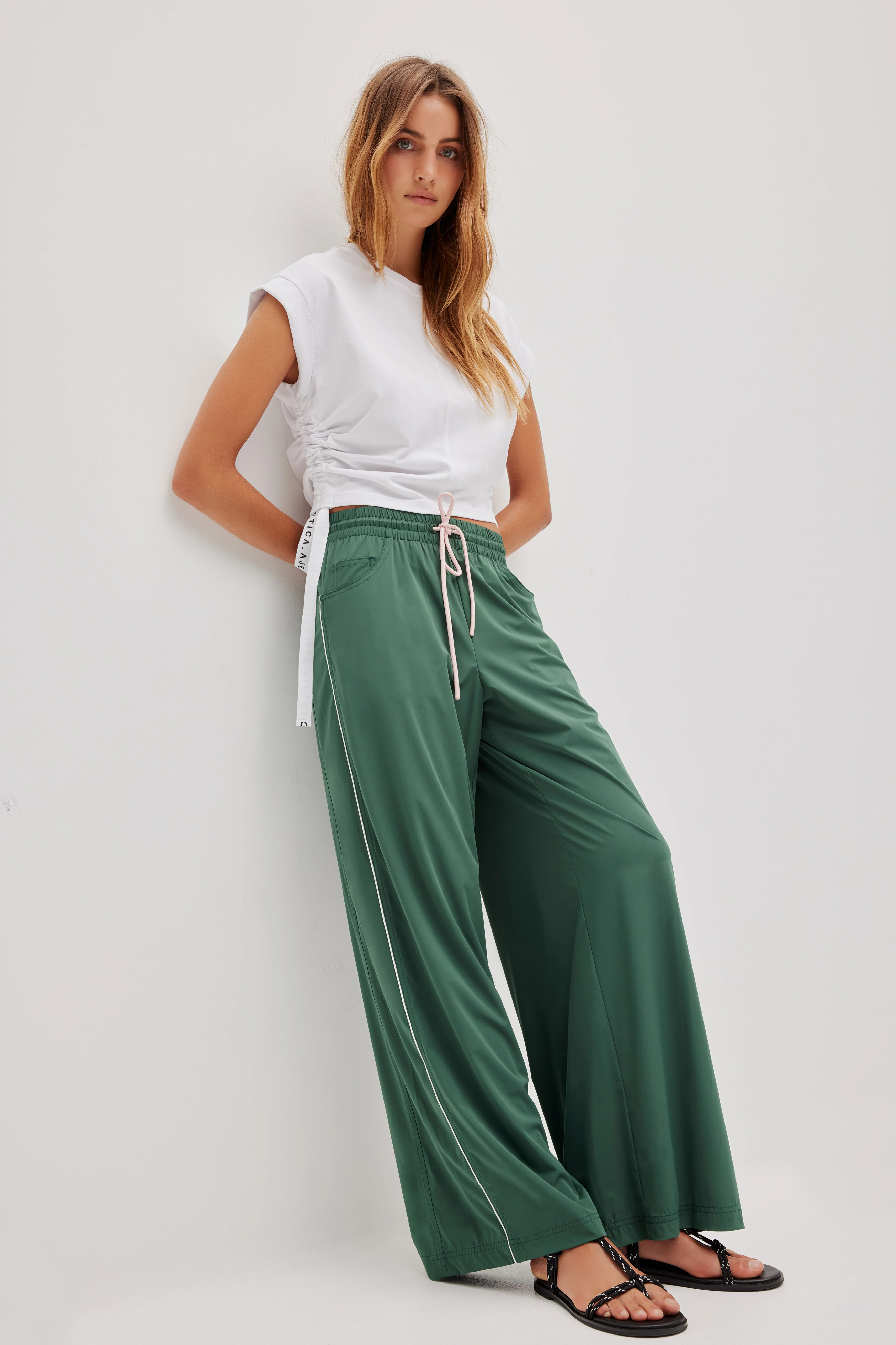 Panelled Spray Pant 512