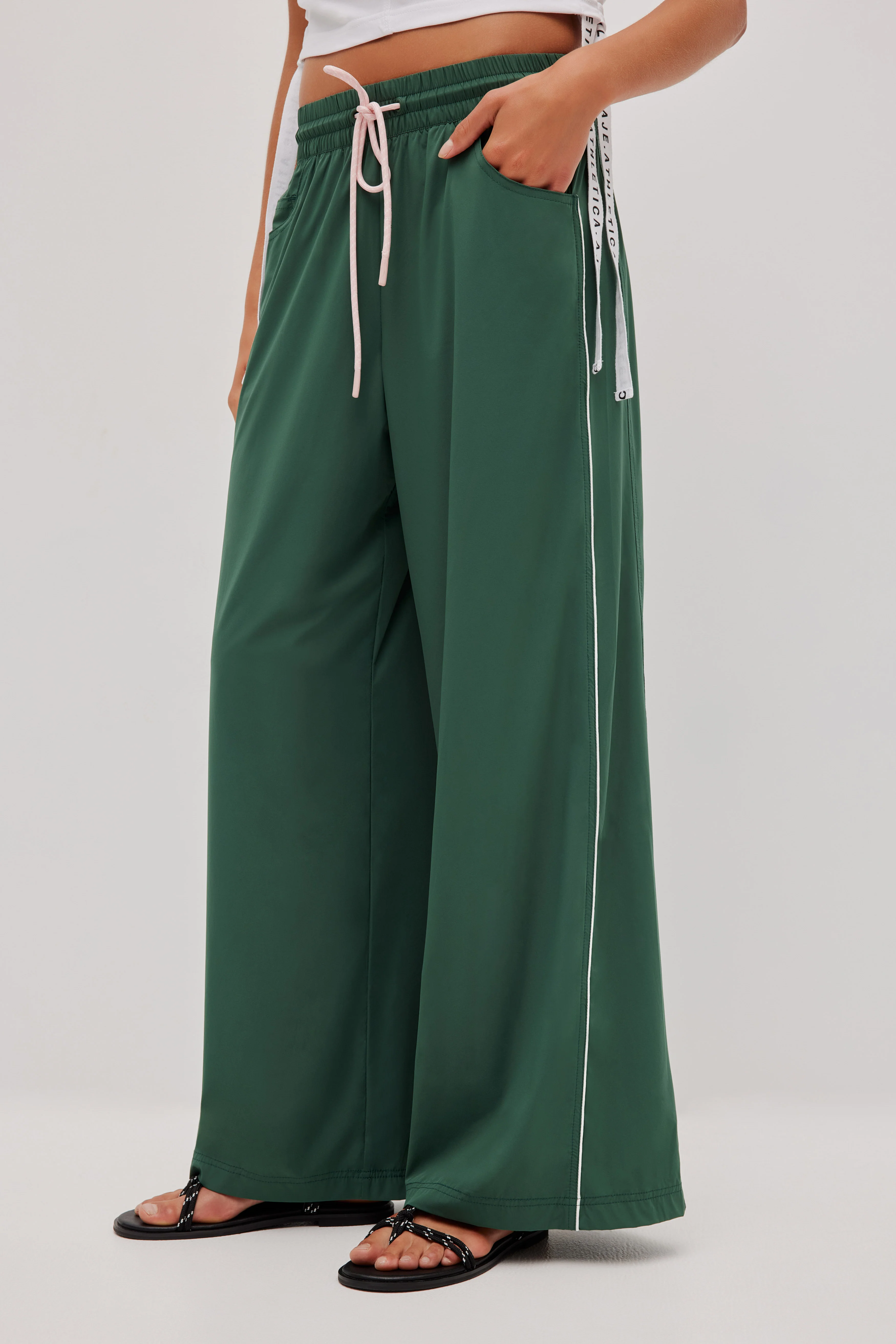 Panelled Spray Pant 512