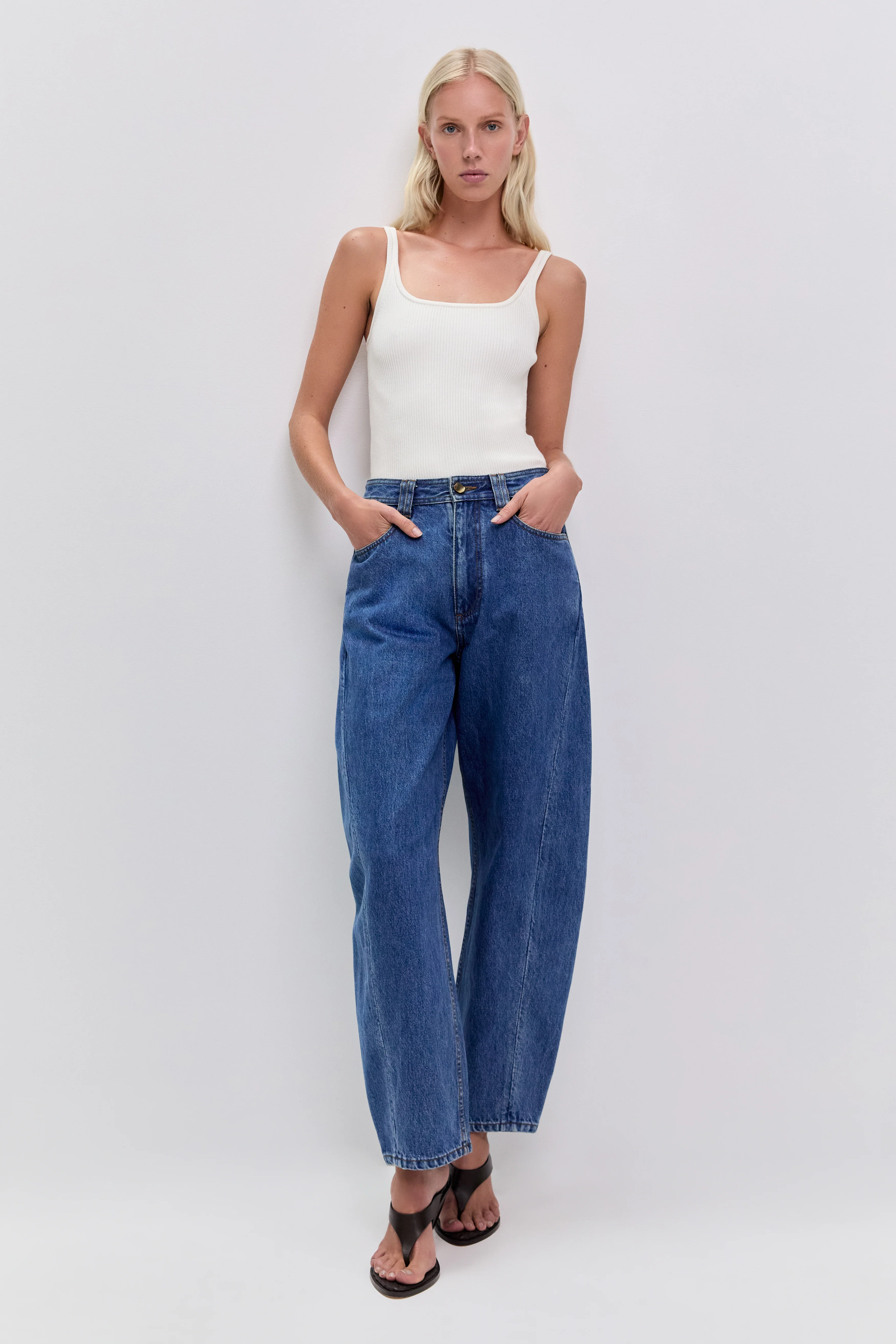 Stevie Barrel Ankle Jean