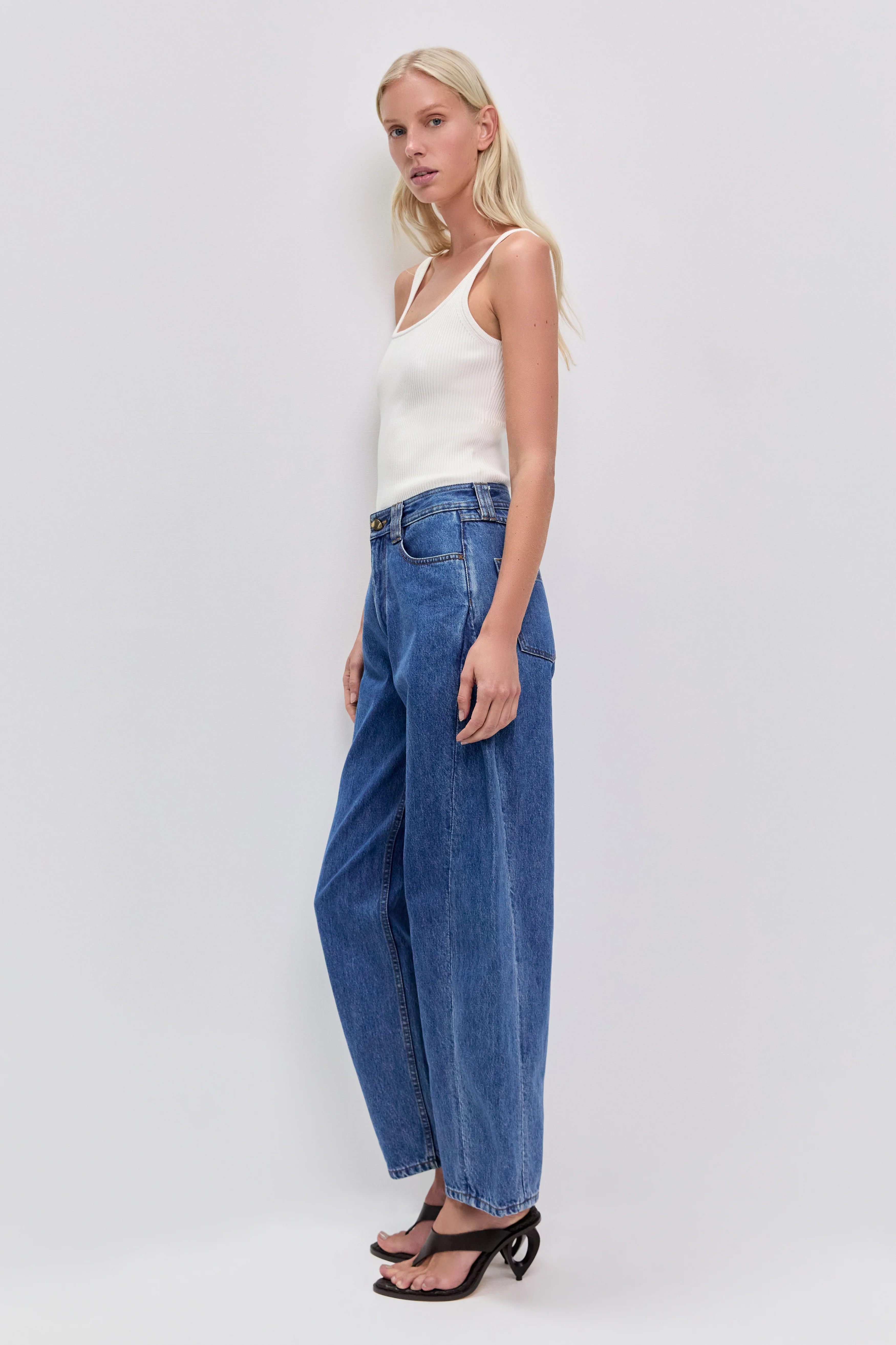 Stevie Barrel Ankle Jean