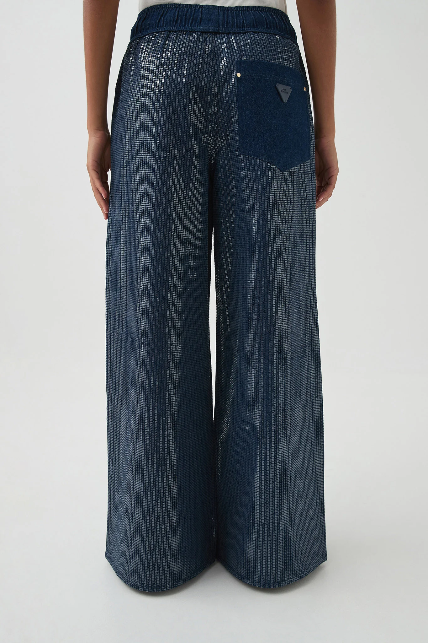 14651-reflect-relaxed-jeans-5.webp Reflect Relaxed Jeans