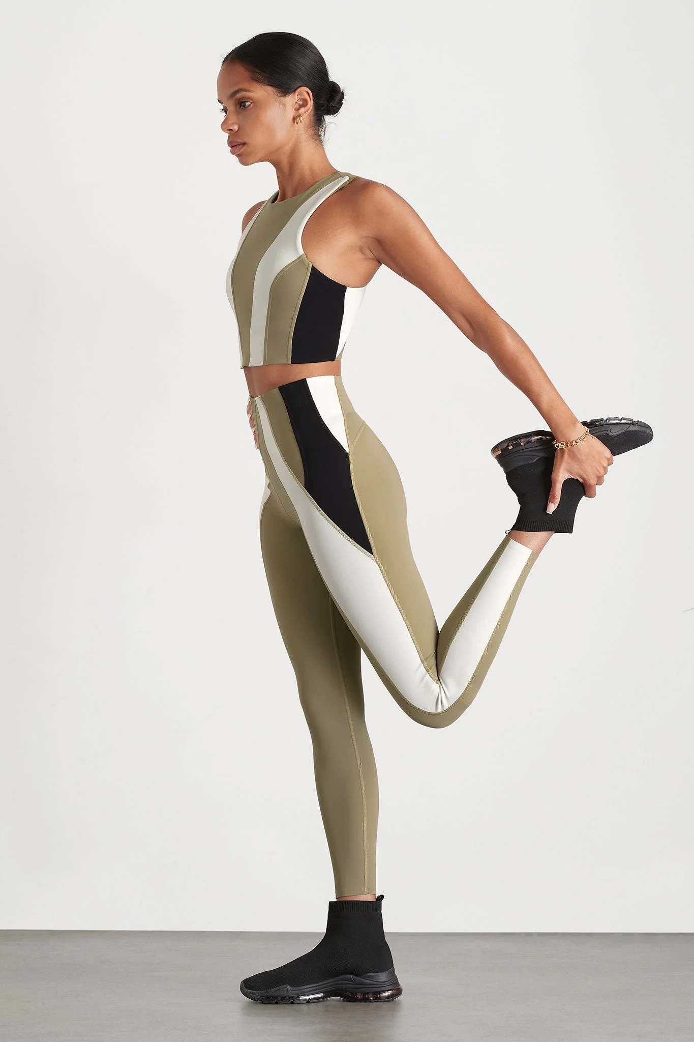 14929-panelled-legging-211-1.webp Panelled Legging 211