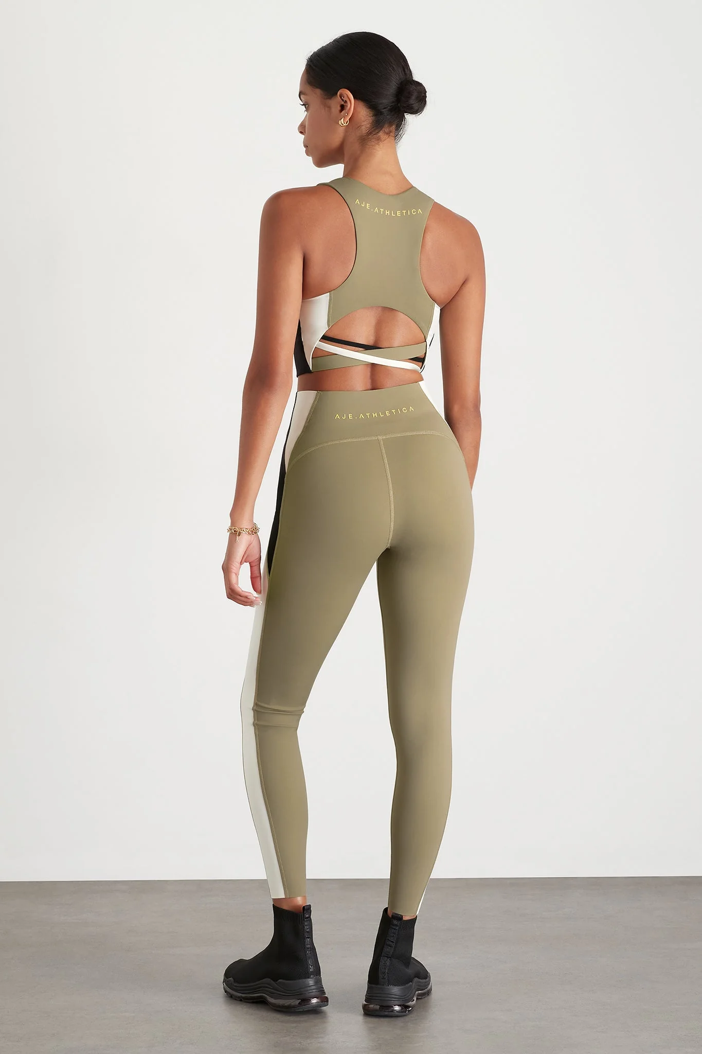 14929-panelled-legging-211-6.webp Panelled Legging 211