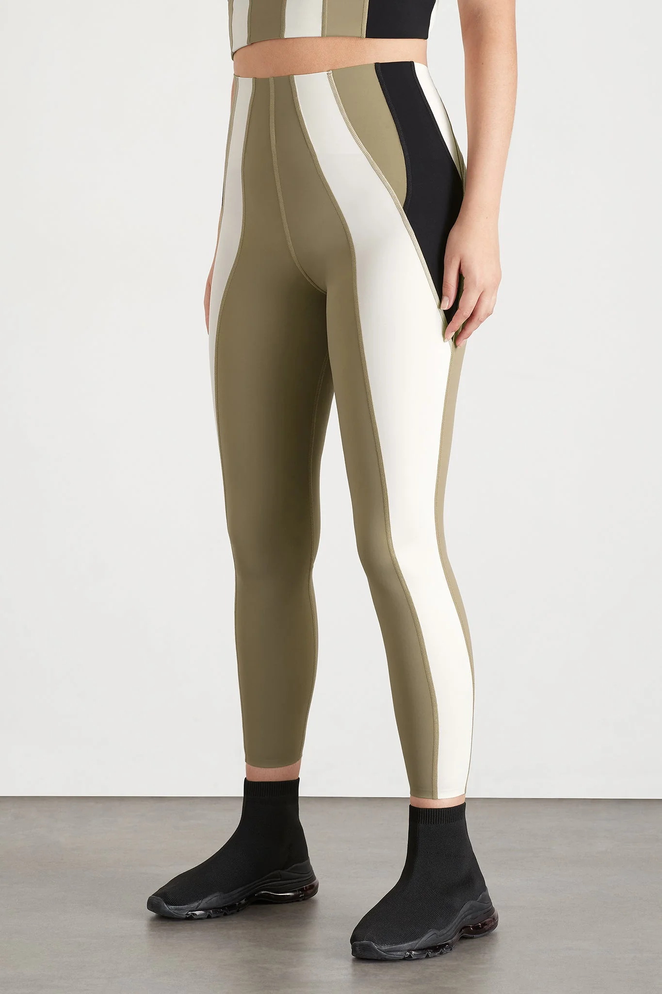 14929-panelled-legging-211-8.webp Panelled Legging 211