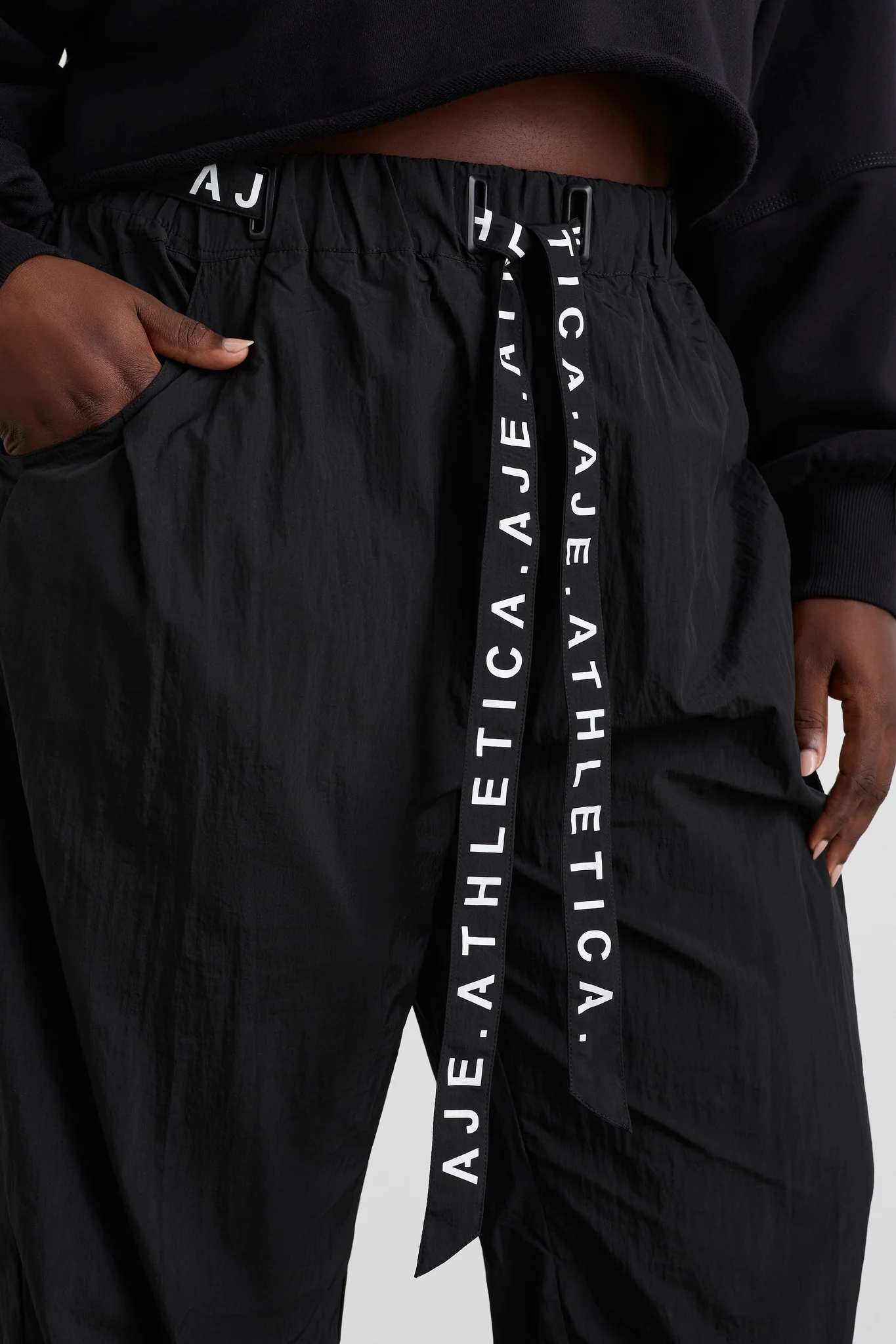 Belted Windbreaker Pant 502