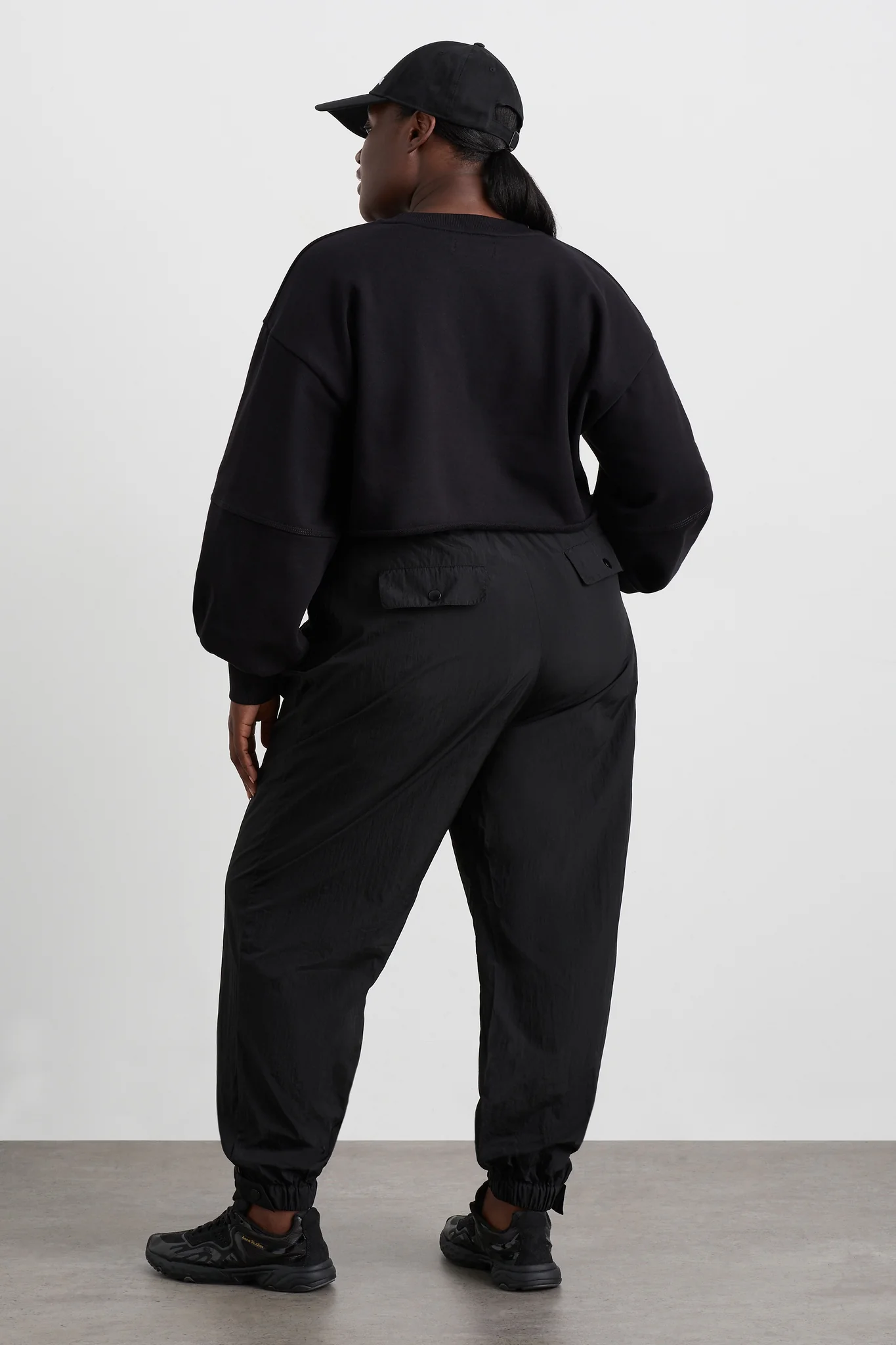 Belted Windbreaker Pant 502