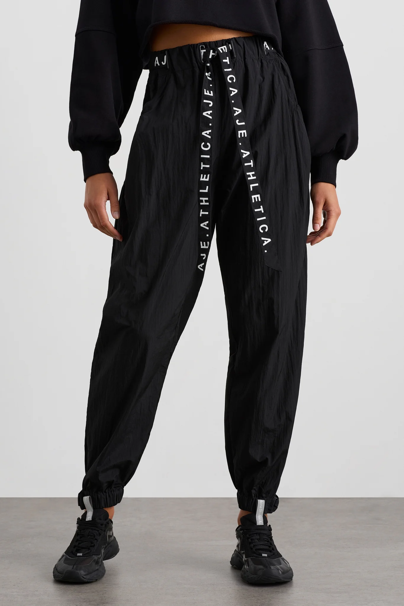 Belted Windbreaker Pant 502