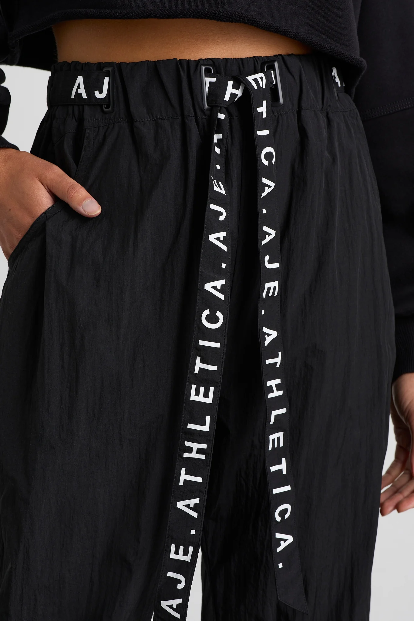 Belted Windbreaker Pant 502