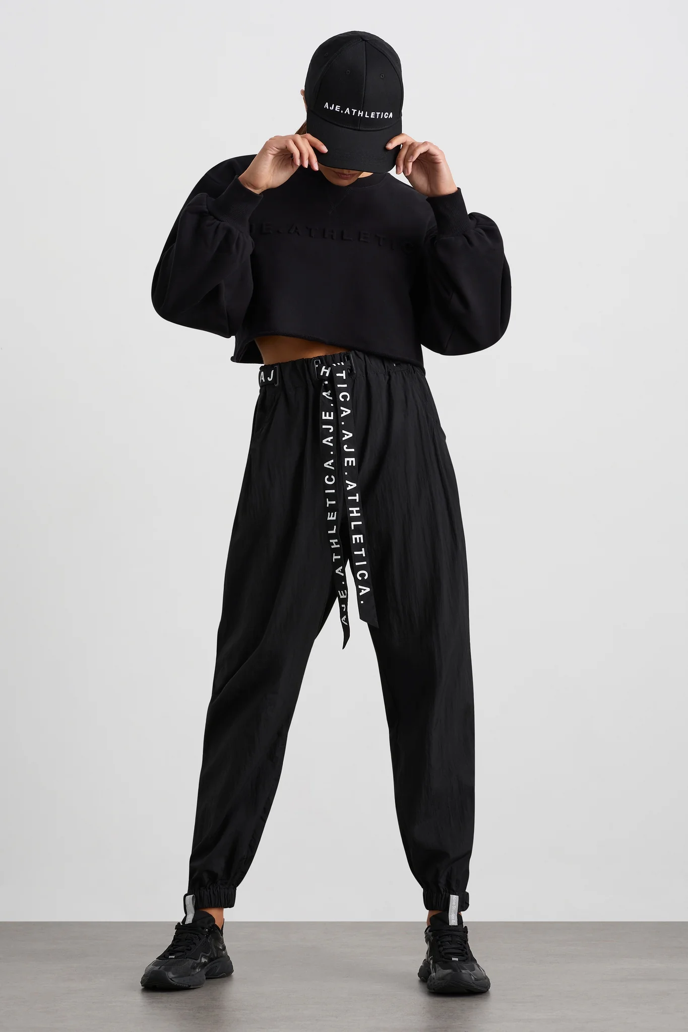 Belted Windbreaker Pant 502