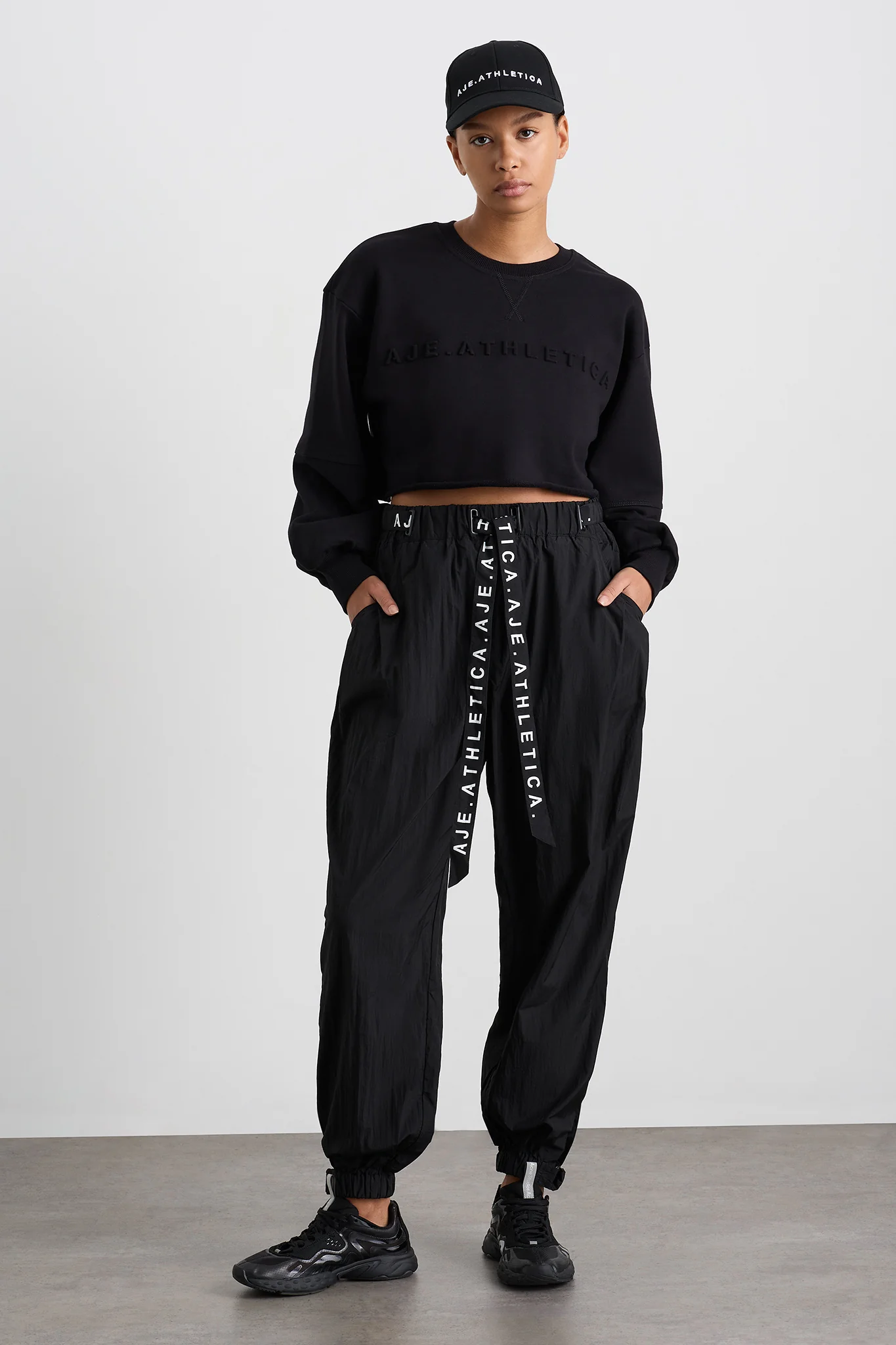 Belted Windbreaker Pant 502
