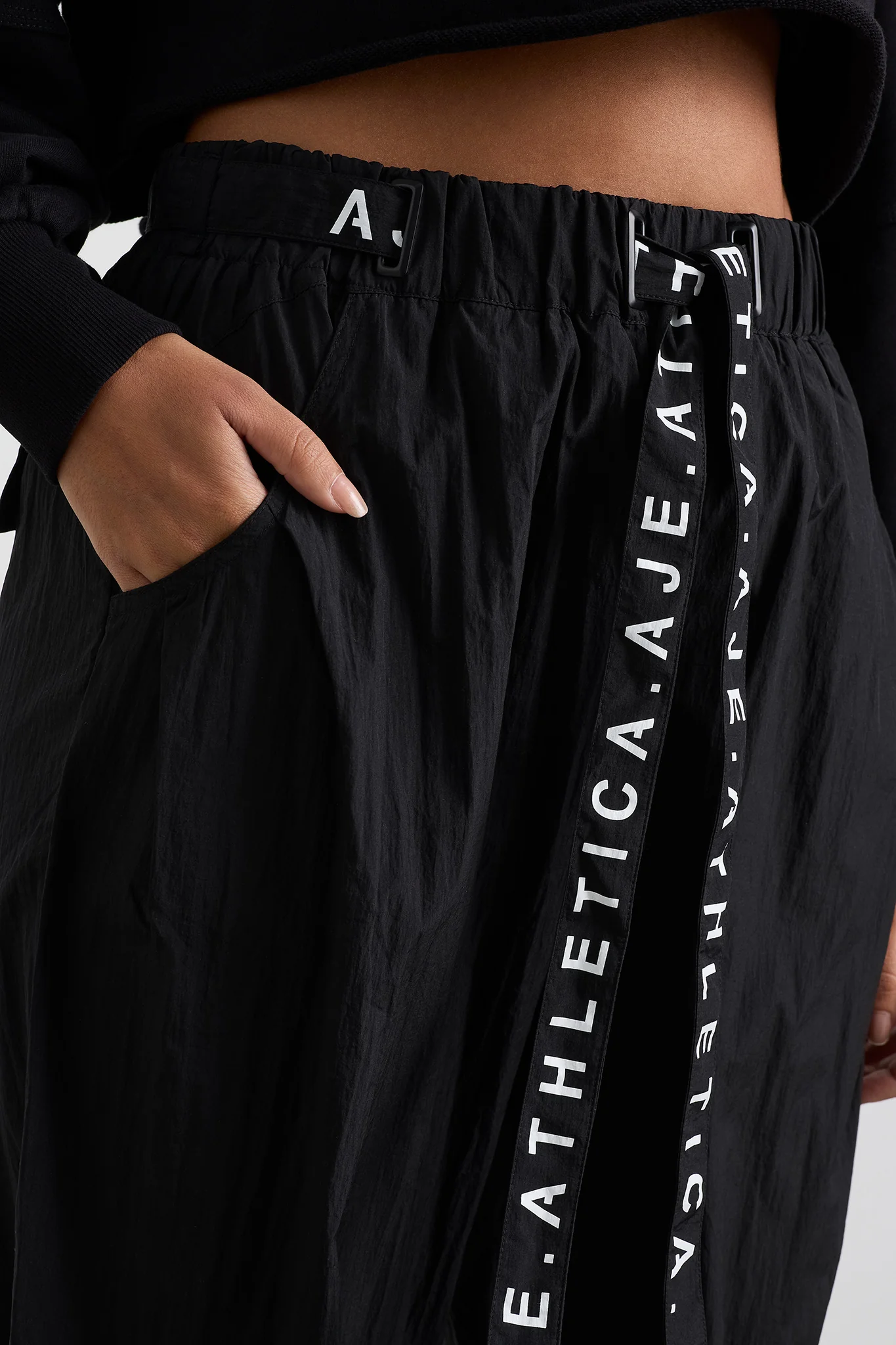 Belted Windbreaker Pant 502