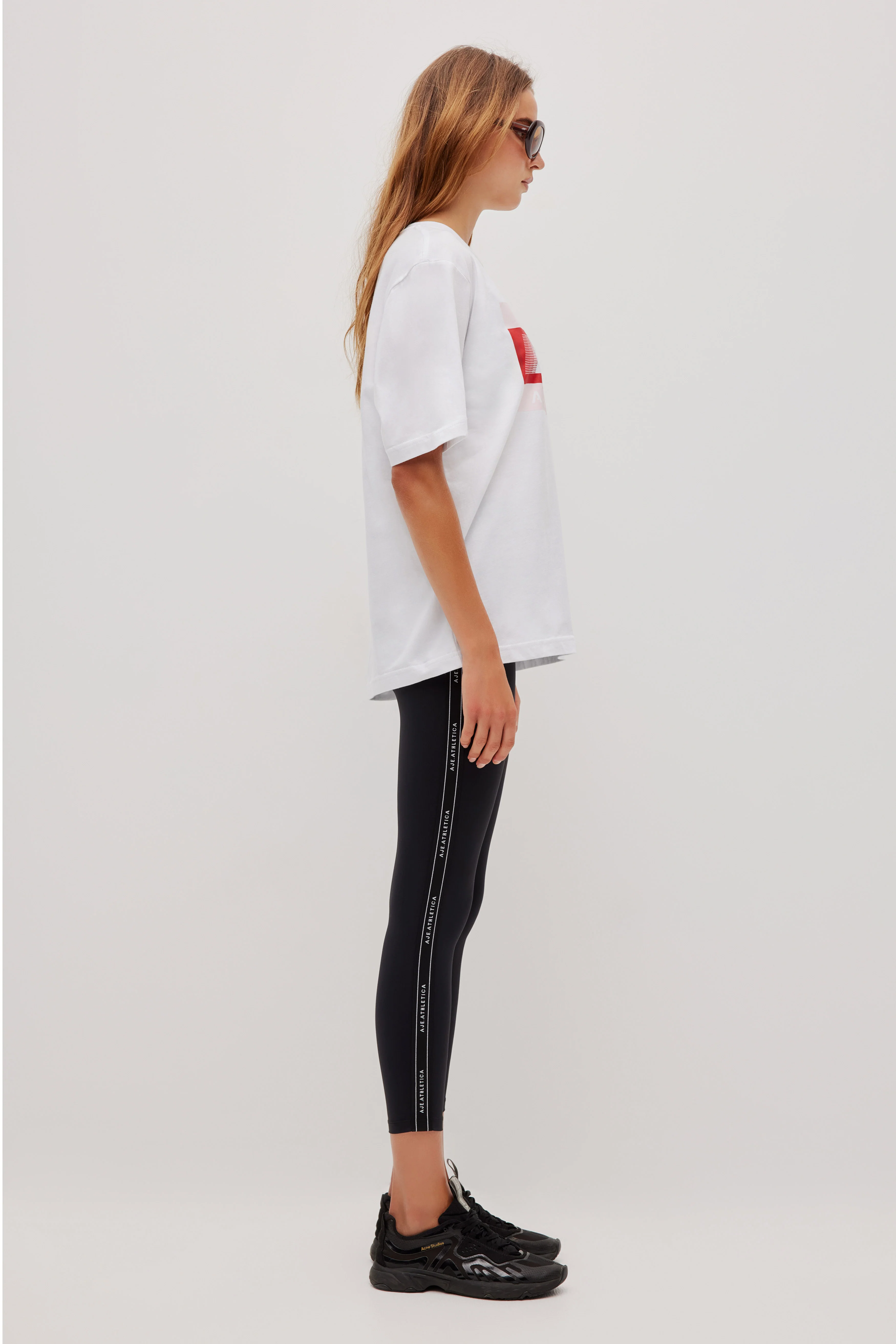 Swift Contrast Logo Tee 102