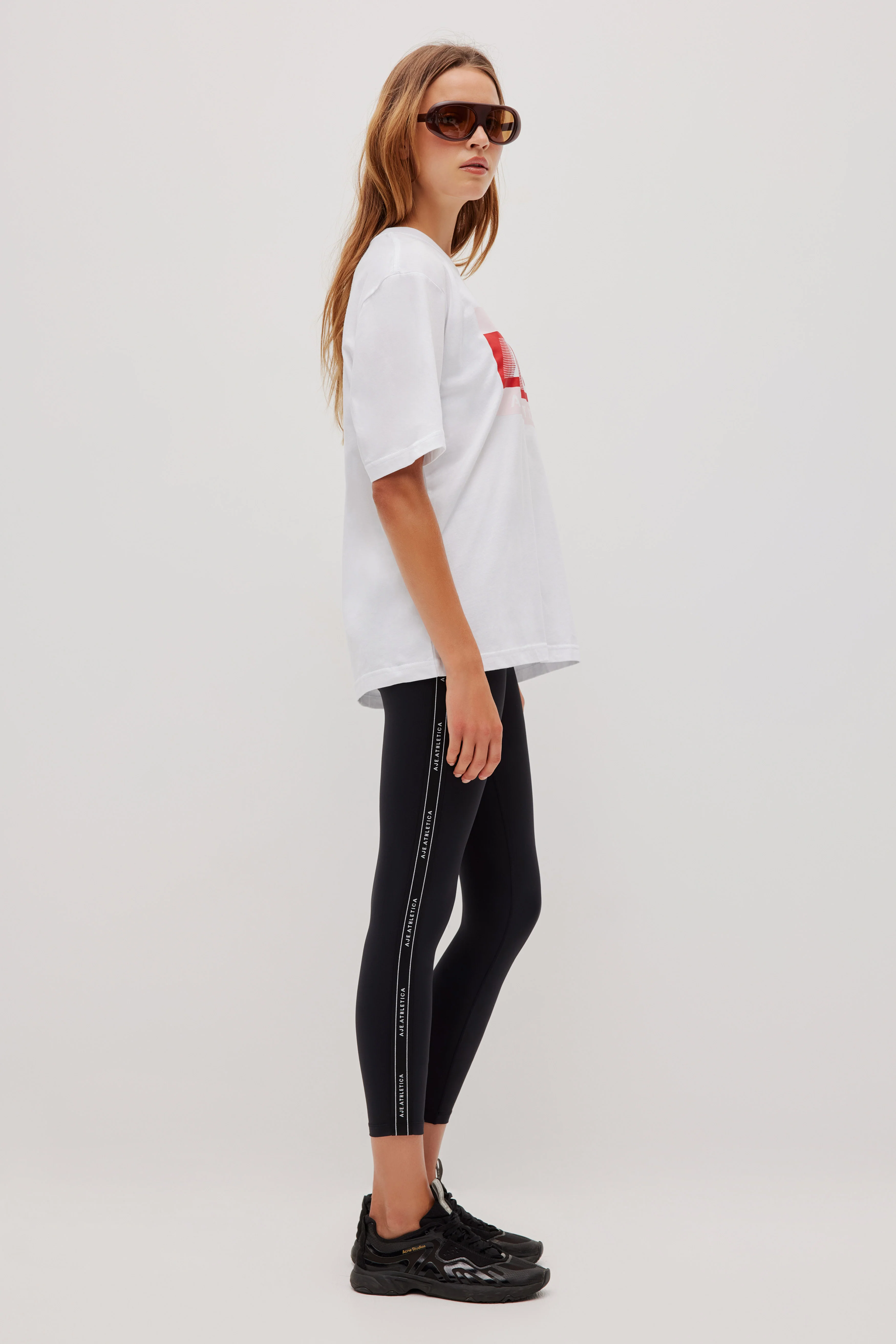 Swift Contrast Logo Tee 102