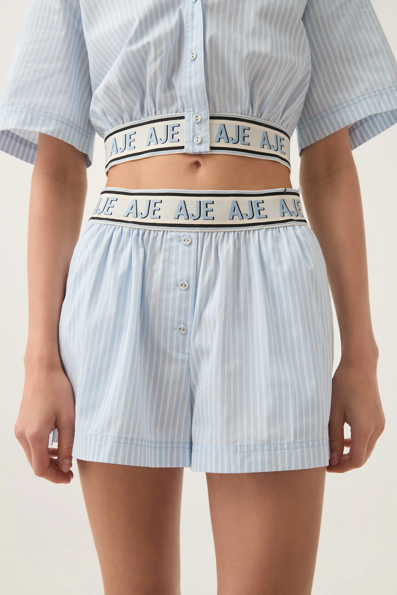 15676-harling-logo-short-4.webp Harling Logo Short