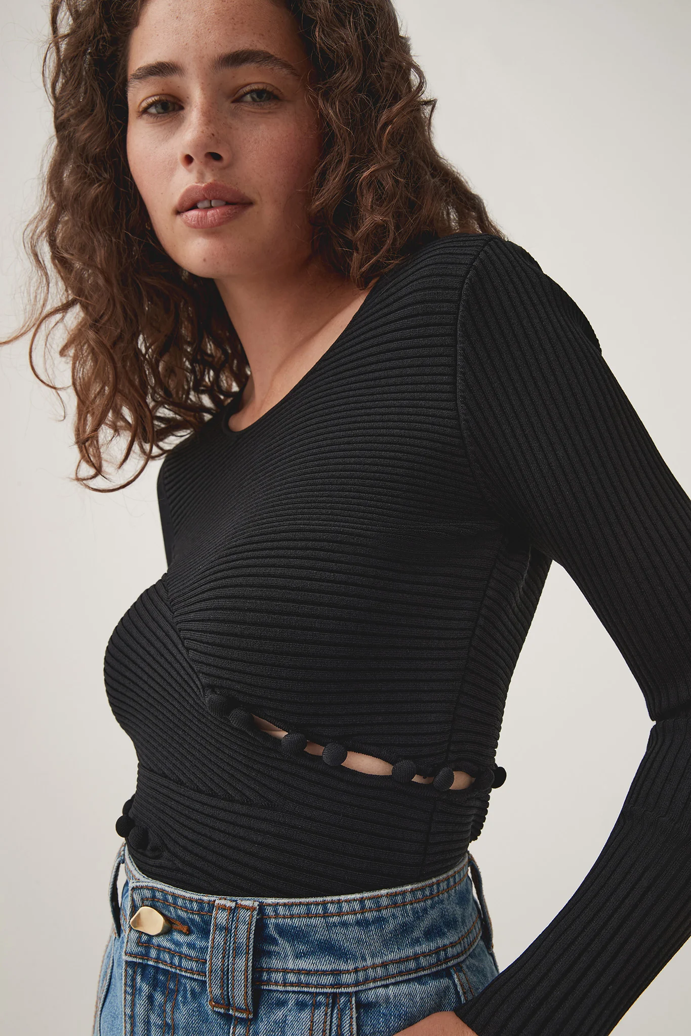 Resolute Button Detail Top