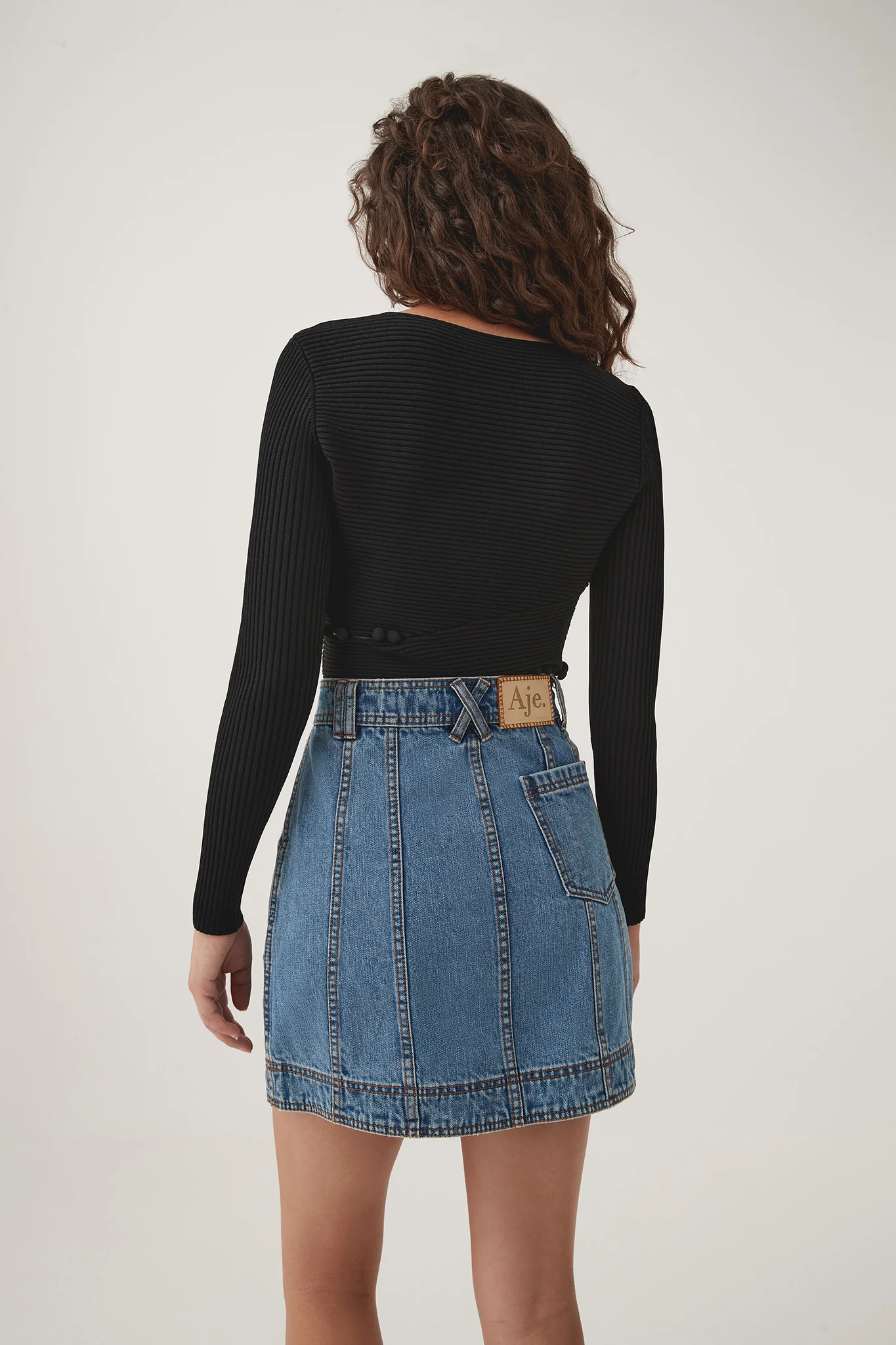 Resolute Button Detail Top