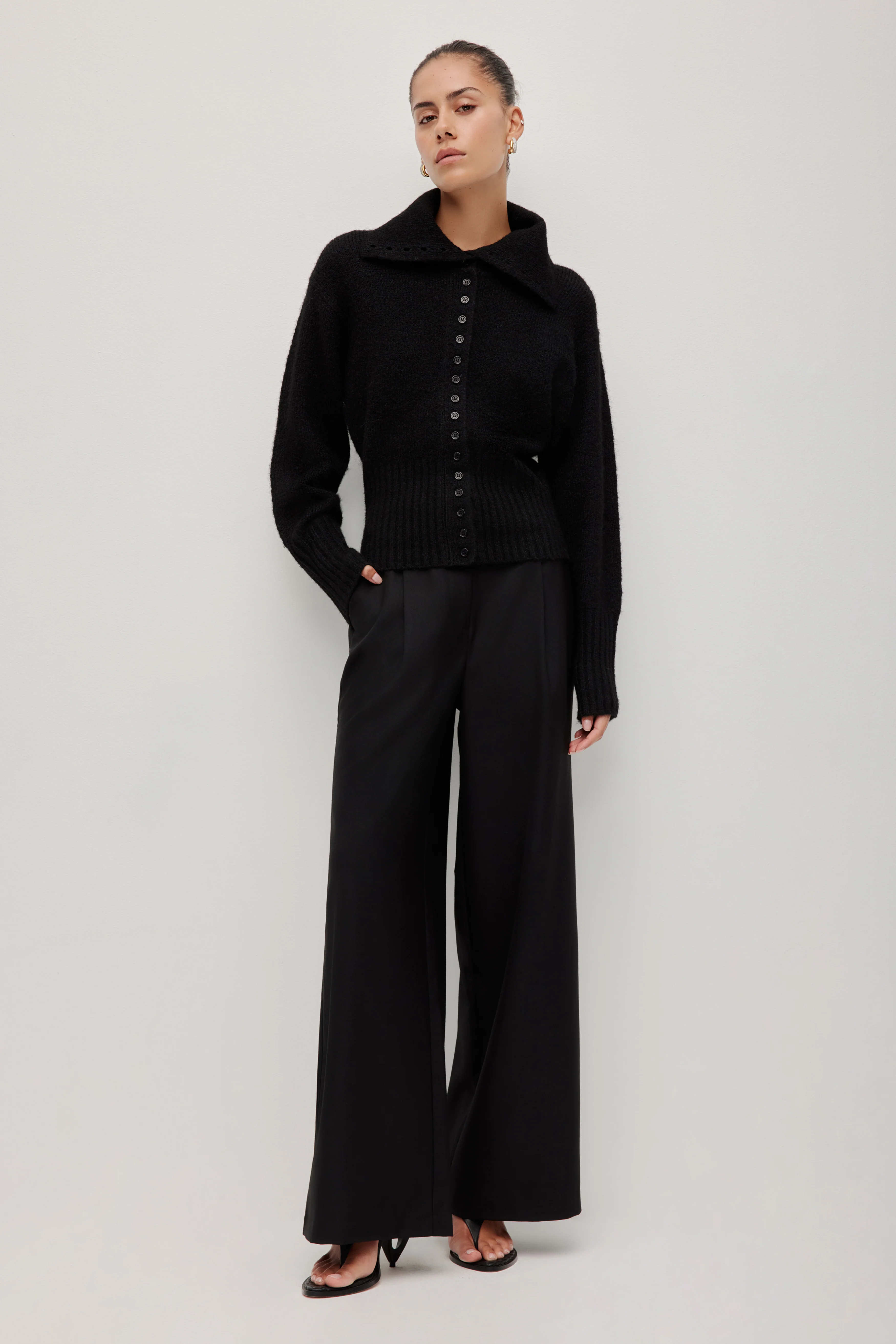 16219-leni-collared-cardigan-1.webp Leni Collared Cardigan