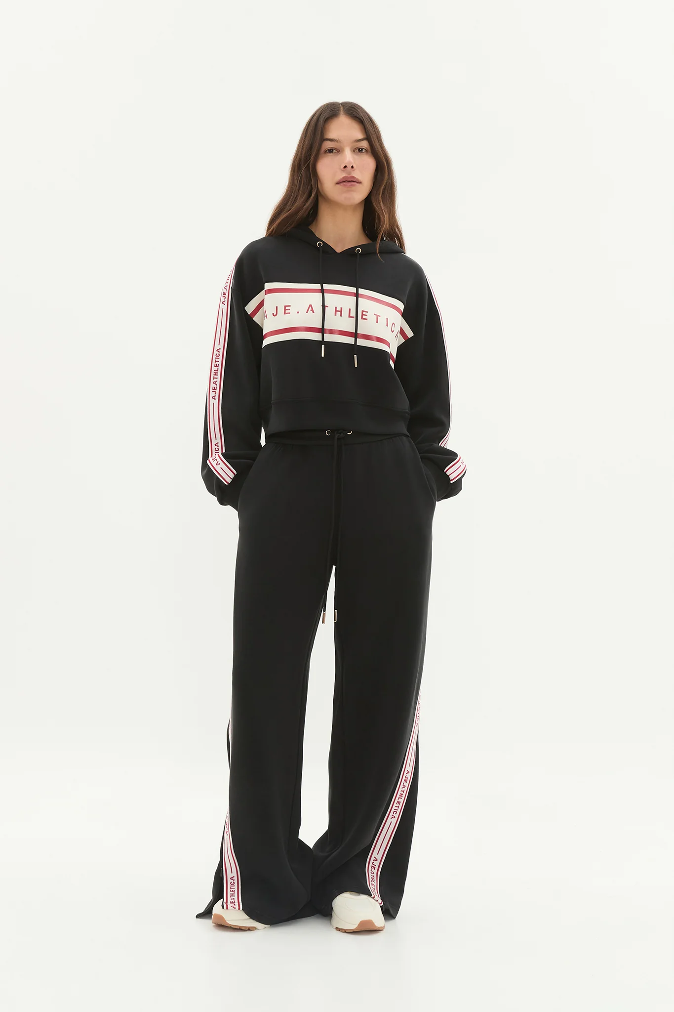 Cropped Logotape Hoodie 405