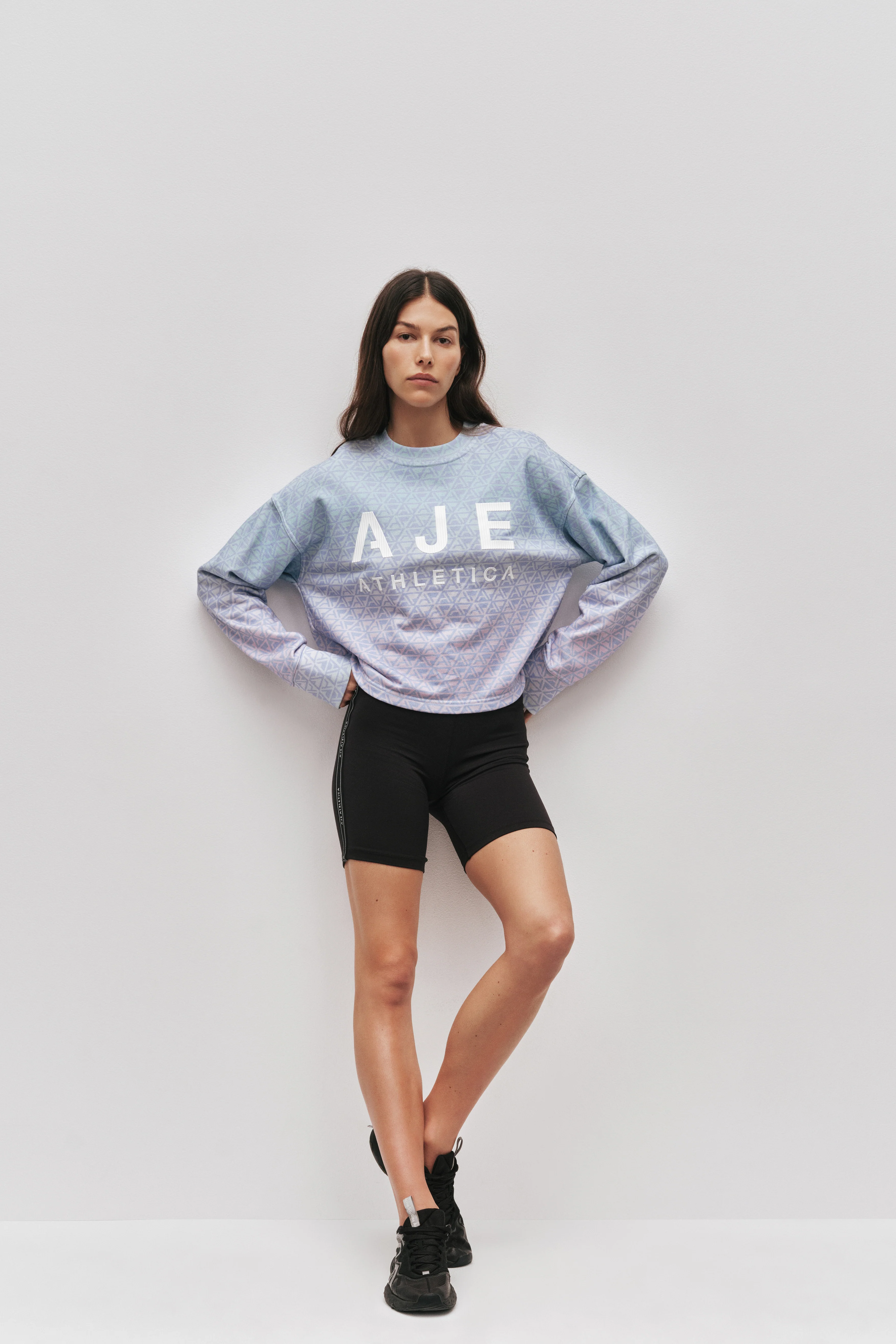 Cropped Crew Jumper 401