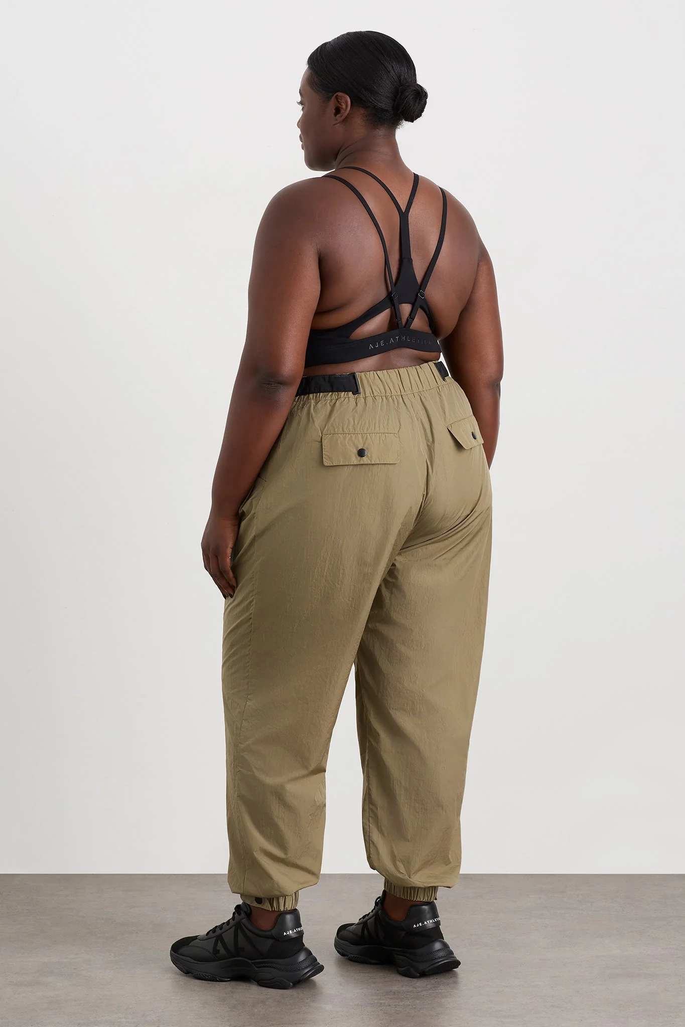 17225-belted-windbreak-pant-502-14.webp Belted Windbreak Pant 502