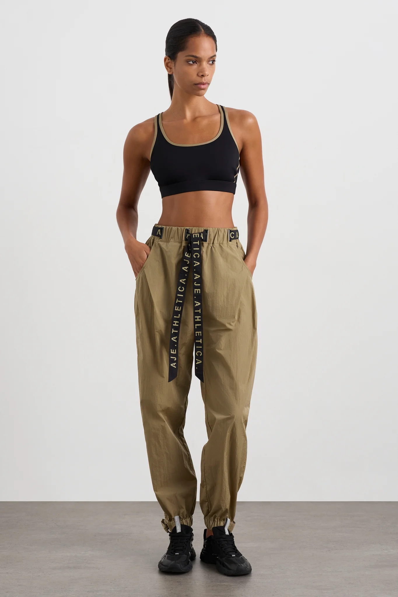 17225-belted-windbreak-pant-502-15.webp Belted Windbreak Pant 502