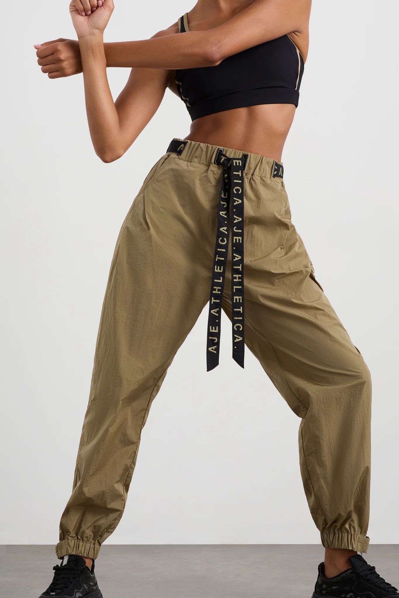 17225-belted-windbreak-pant-502-18.webp Belted Windbreak Pant 502