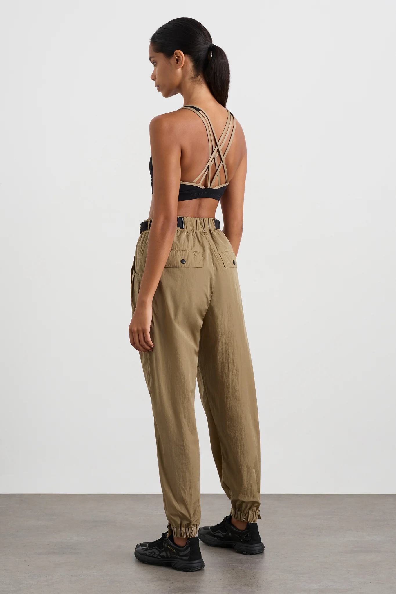 17225-belted-windbreak-pant-502-19.webp Belted Windbreak Pant 502