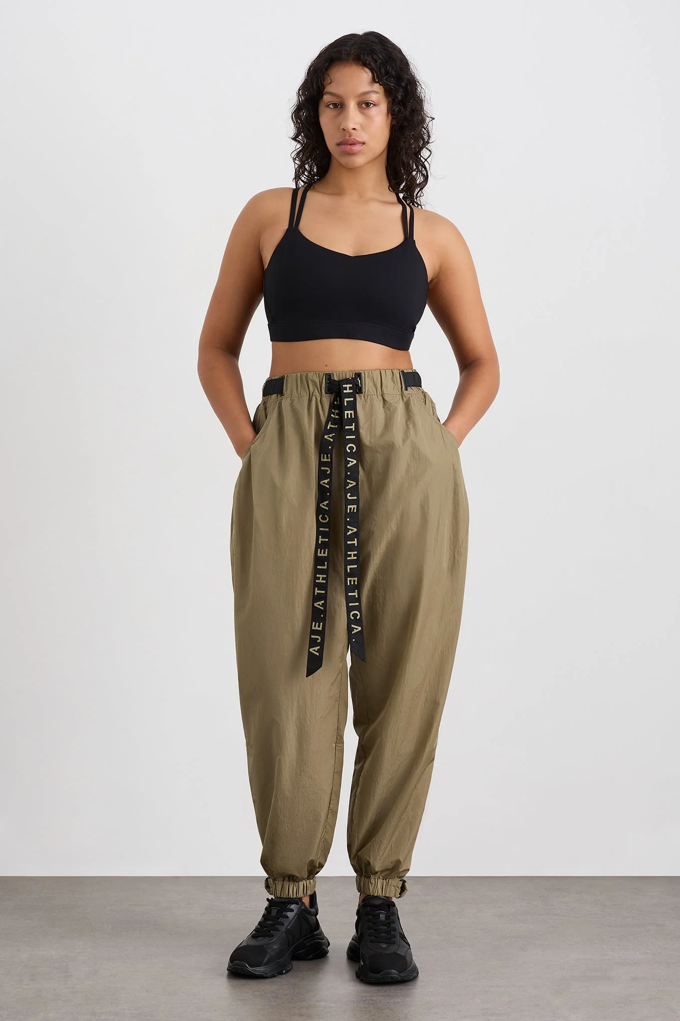 17225-belted-windbreak-pant-502-6.webp Belted Windbreak Pant 502