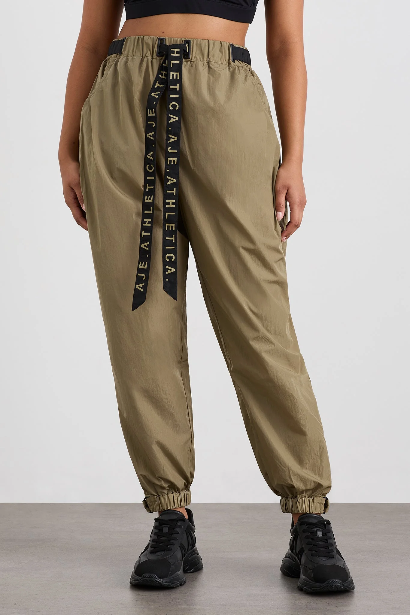 17225-belted-windbreak-pant-502-7.webp Belted Windbreak Pant 502