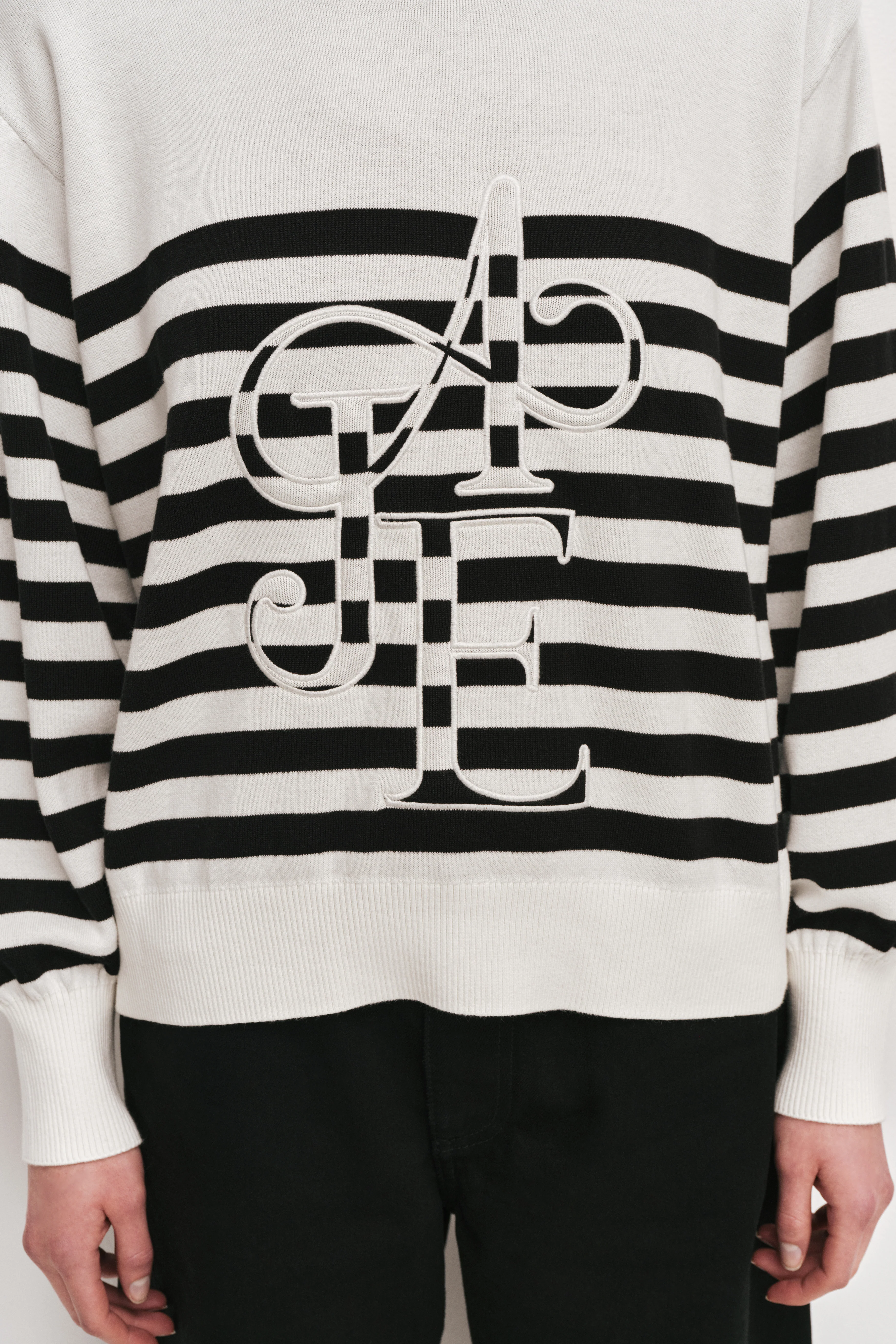 17392-zara-logo-knit-jumper-4.webp Zara Logo Knit Jumper