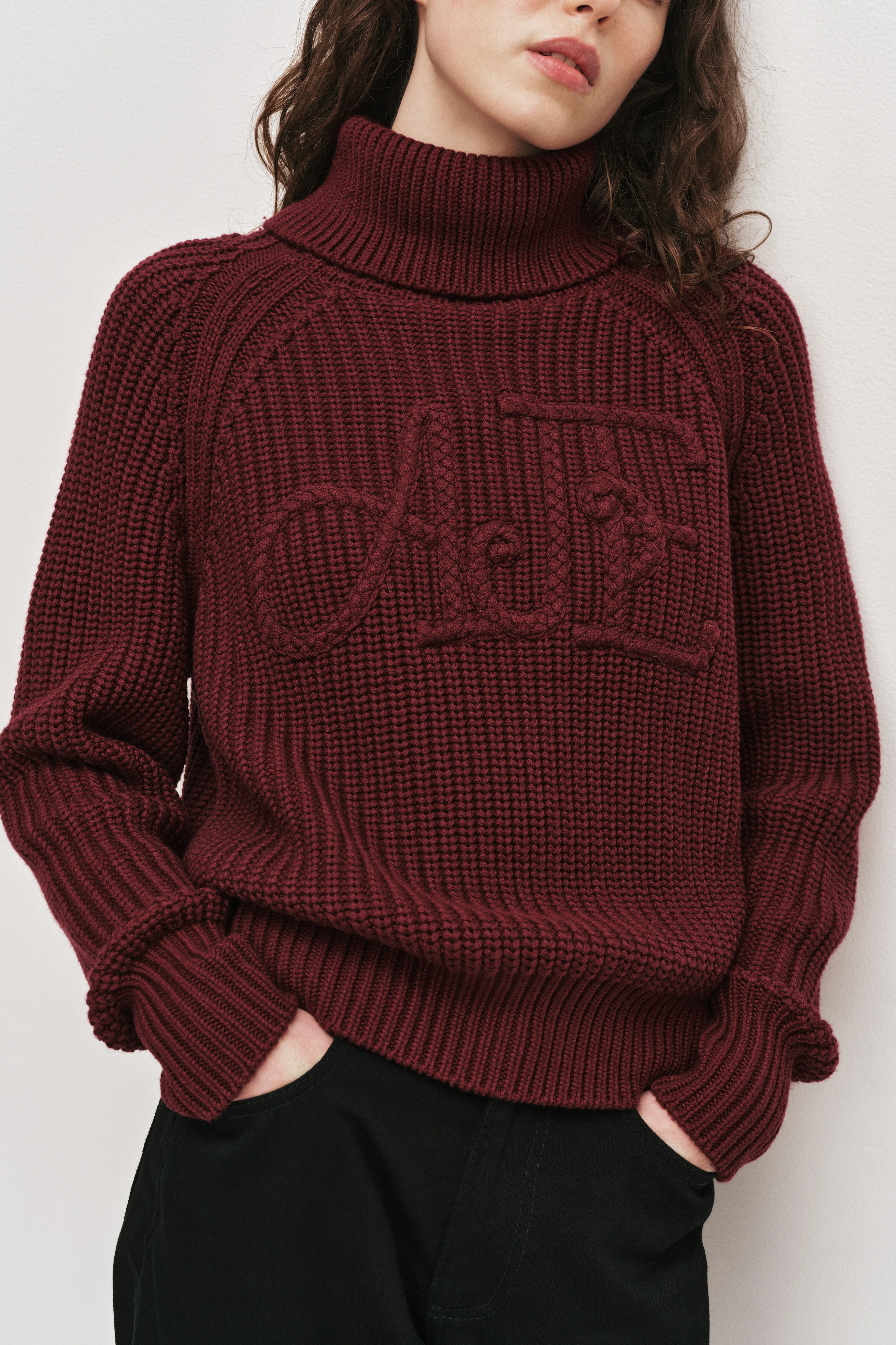 18065-mea-logo-funnel-neck-jumper-4.webp Mea Logo Funnel Neck Jumper