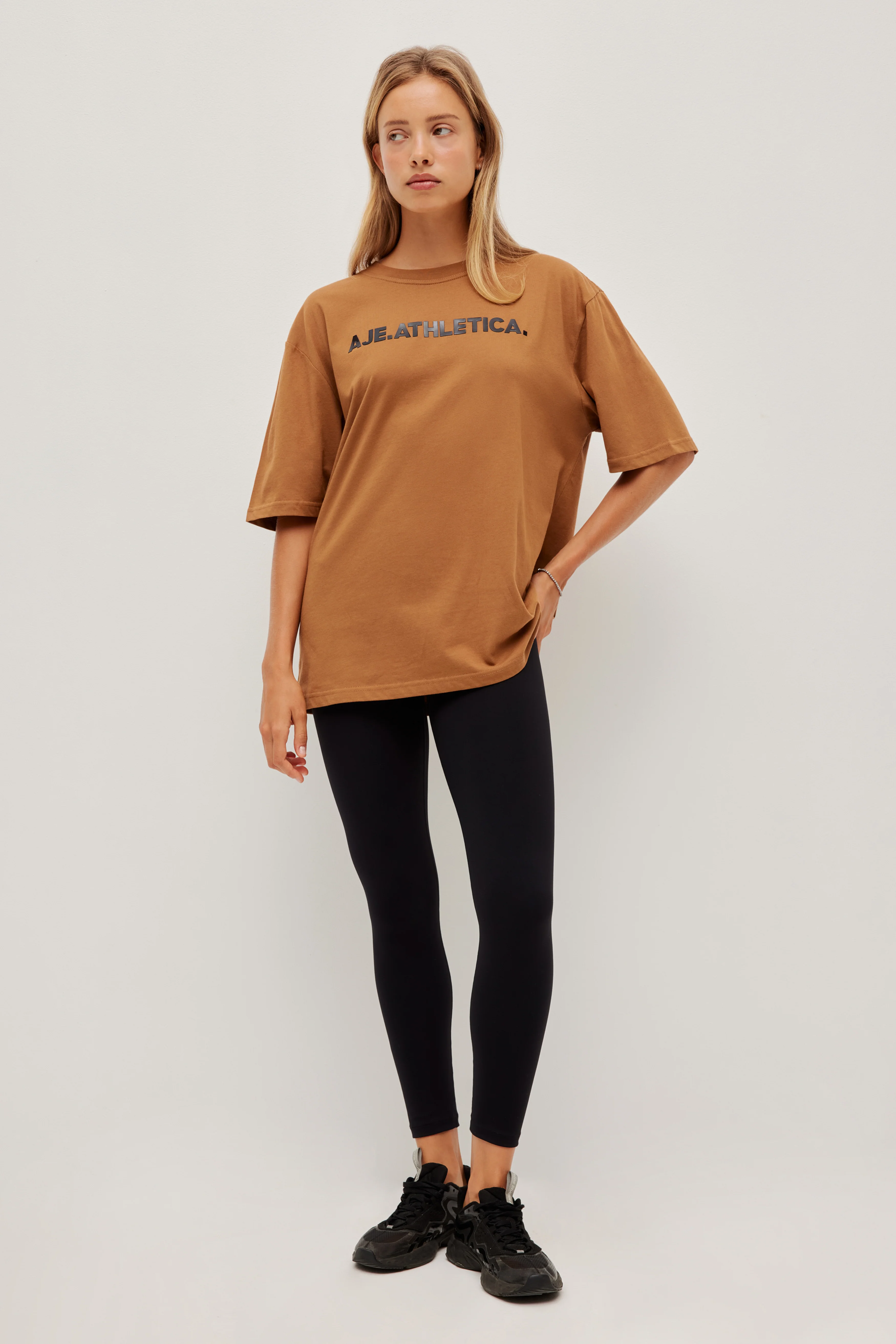 18691-bold-logo-tee-1.webp Bold Logo Tee