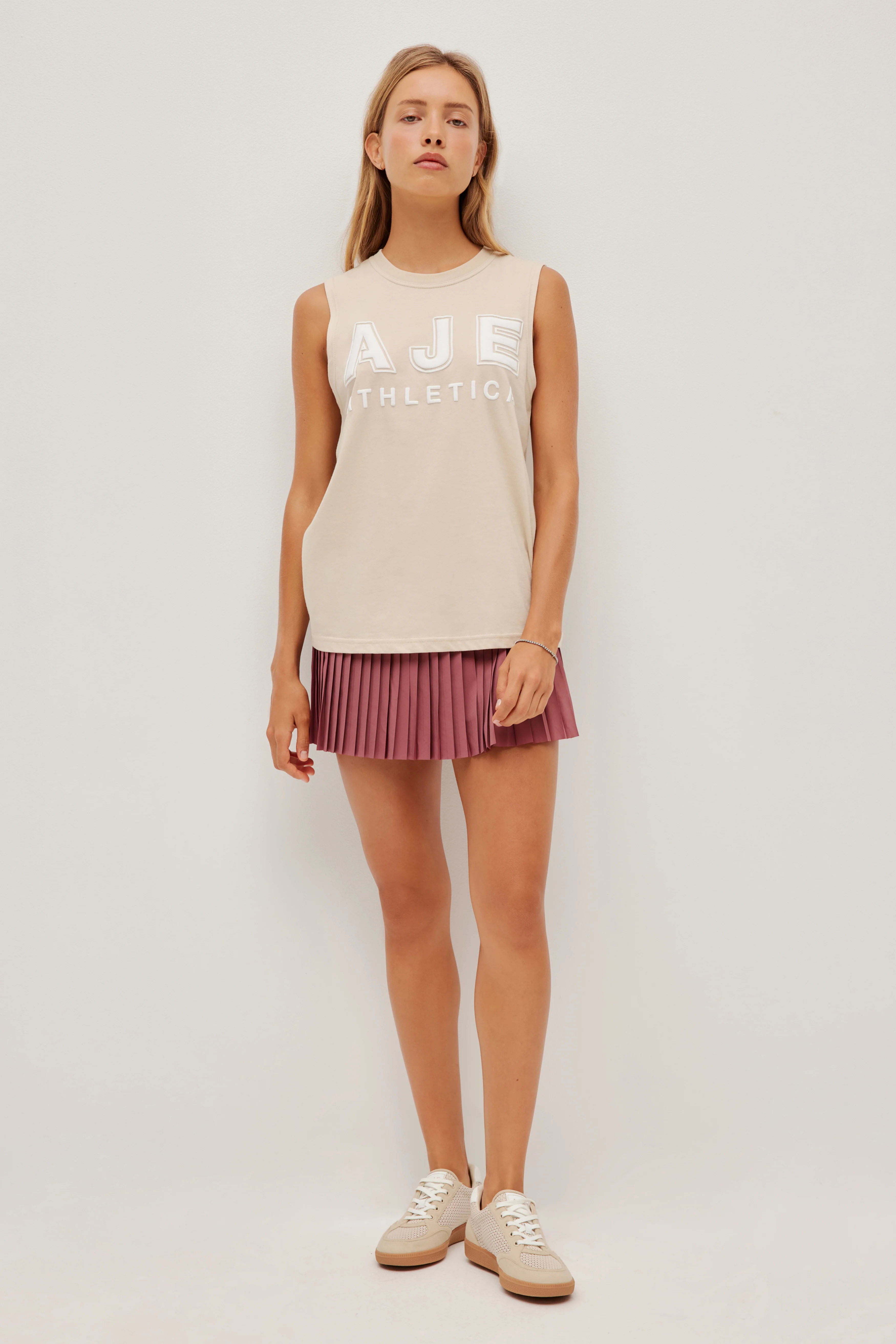 18762-logo-tank-1.webp Logo Tank