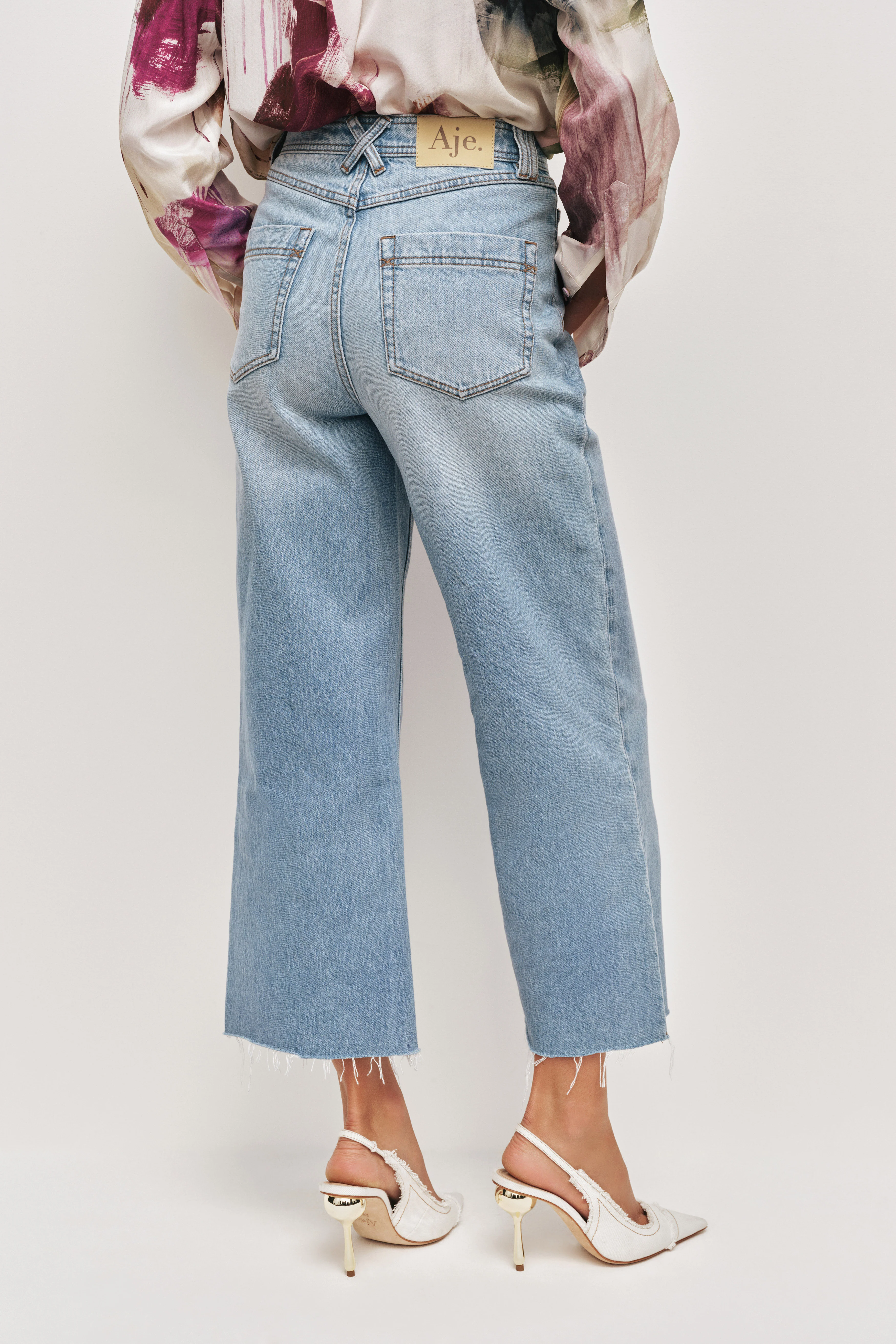 18813-eva-wide-leg-crop-jean-4.webp Eva Wide Leg Crop Jean