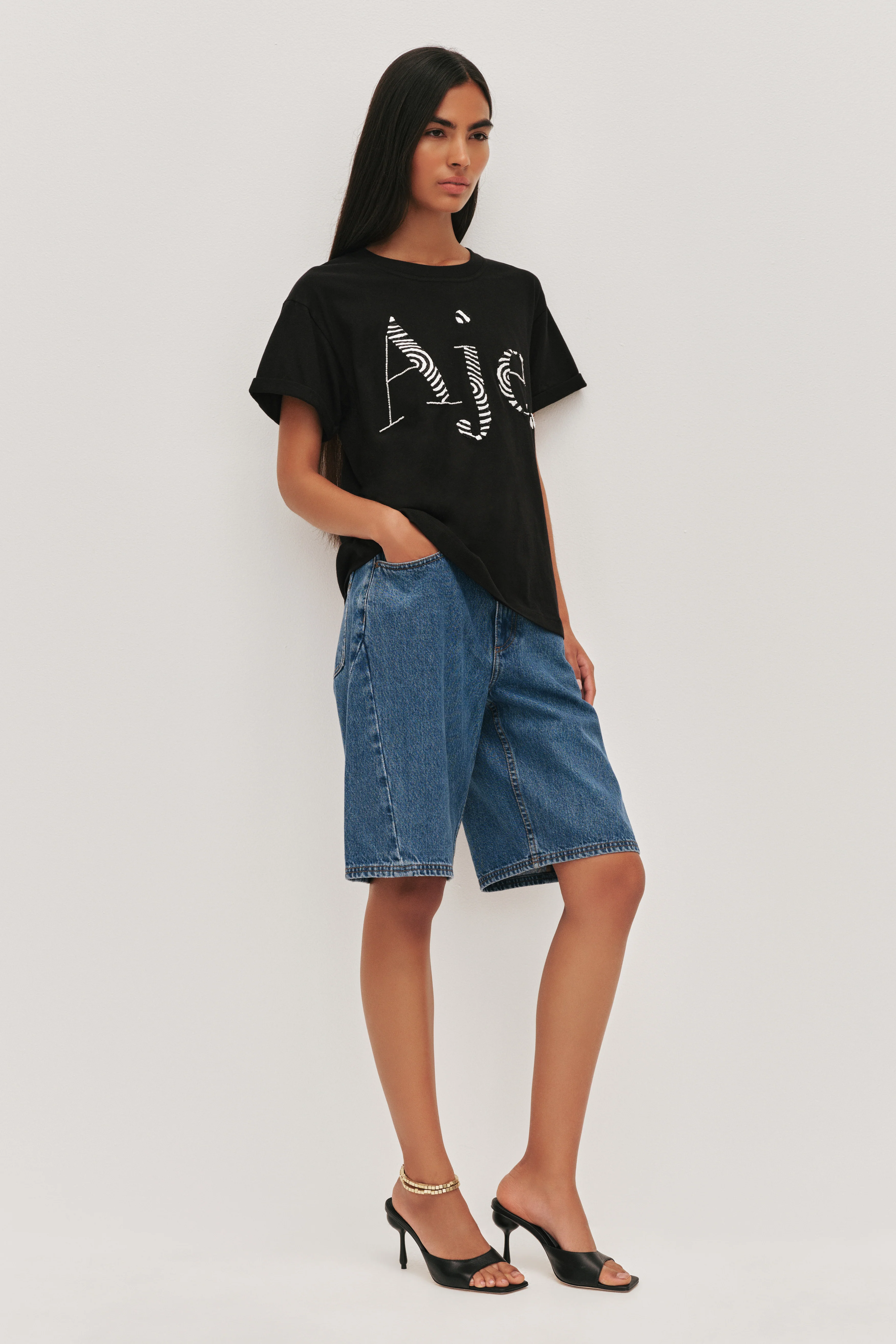 19100-core-raffia-logo-tee-2.webp Core Raffia Logo Tee
