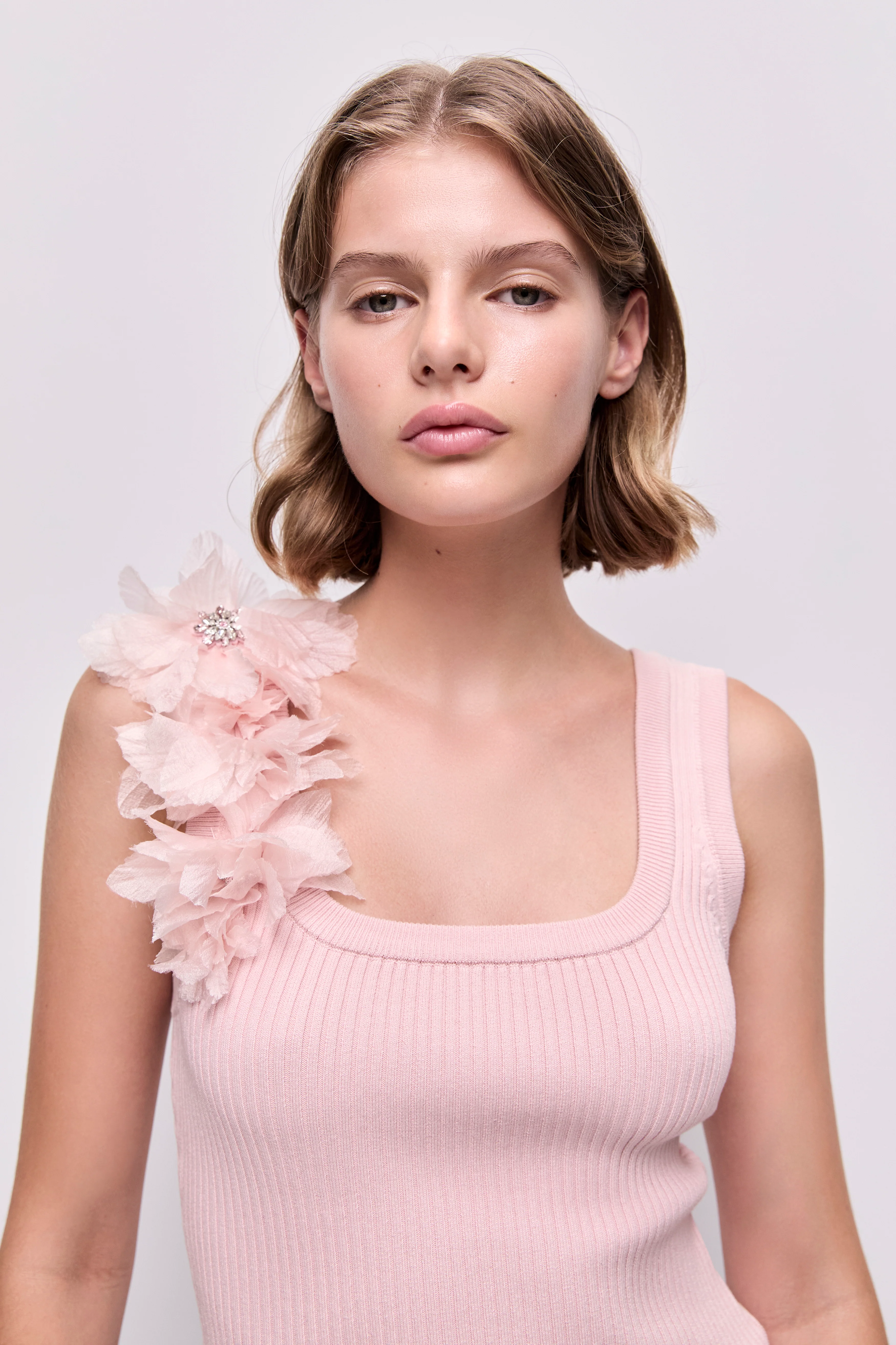 2607-pamela-flower-knit-tank-4.webp Pamela Flower Knit Tank