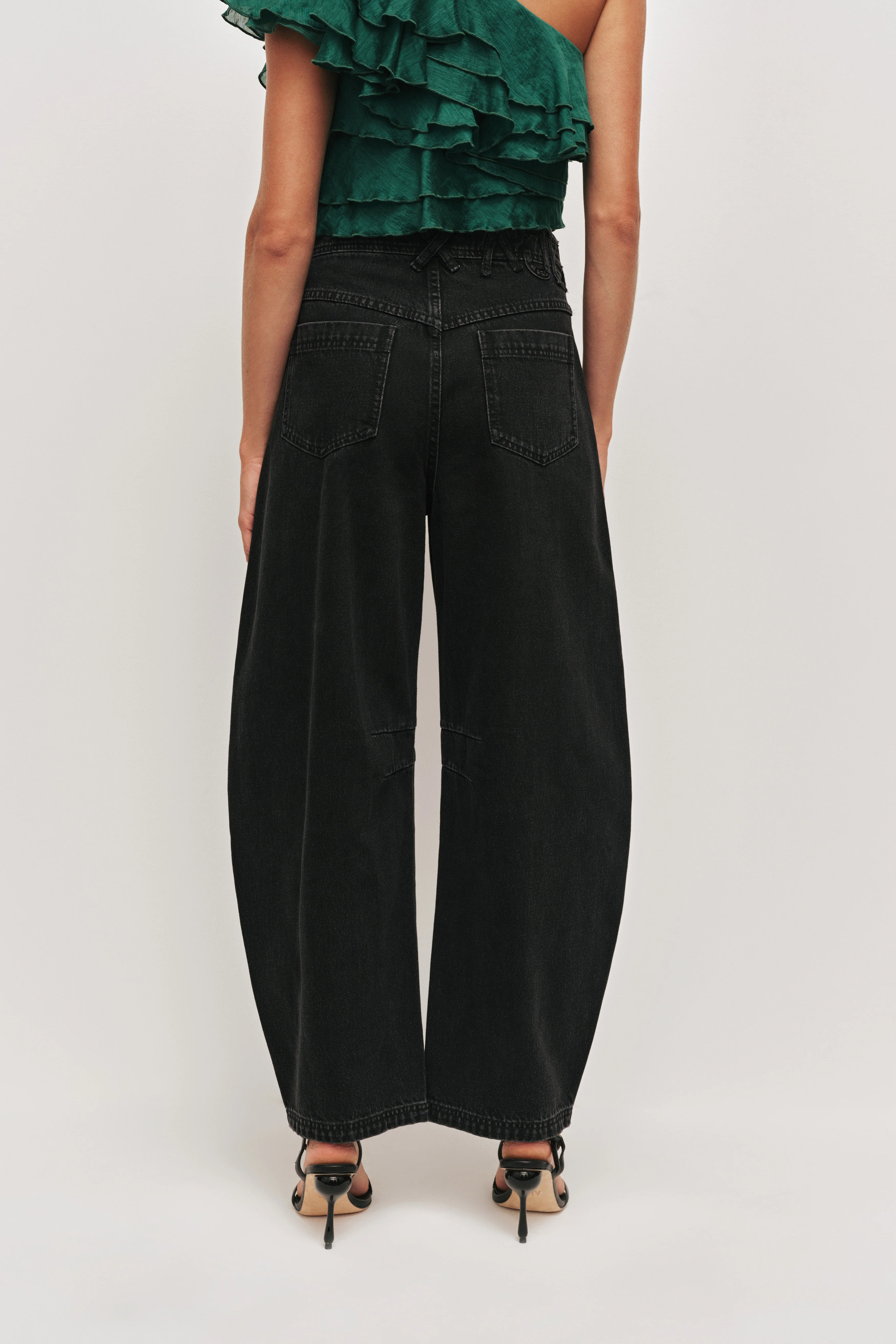 2809-remy-barrel-jean-5.webp Remy Barrel Jean
