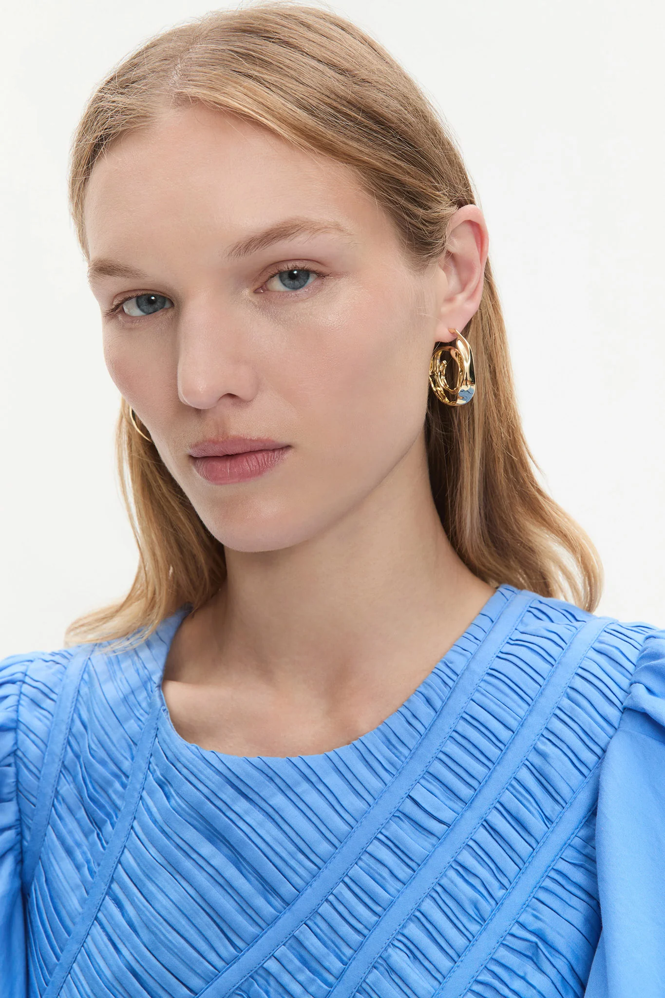 Zoey Spiral Stud