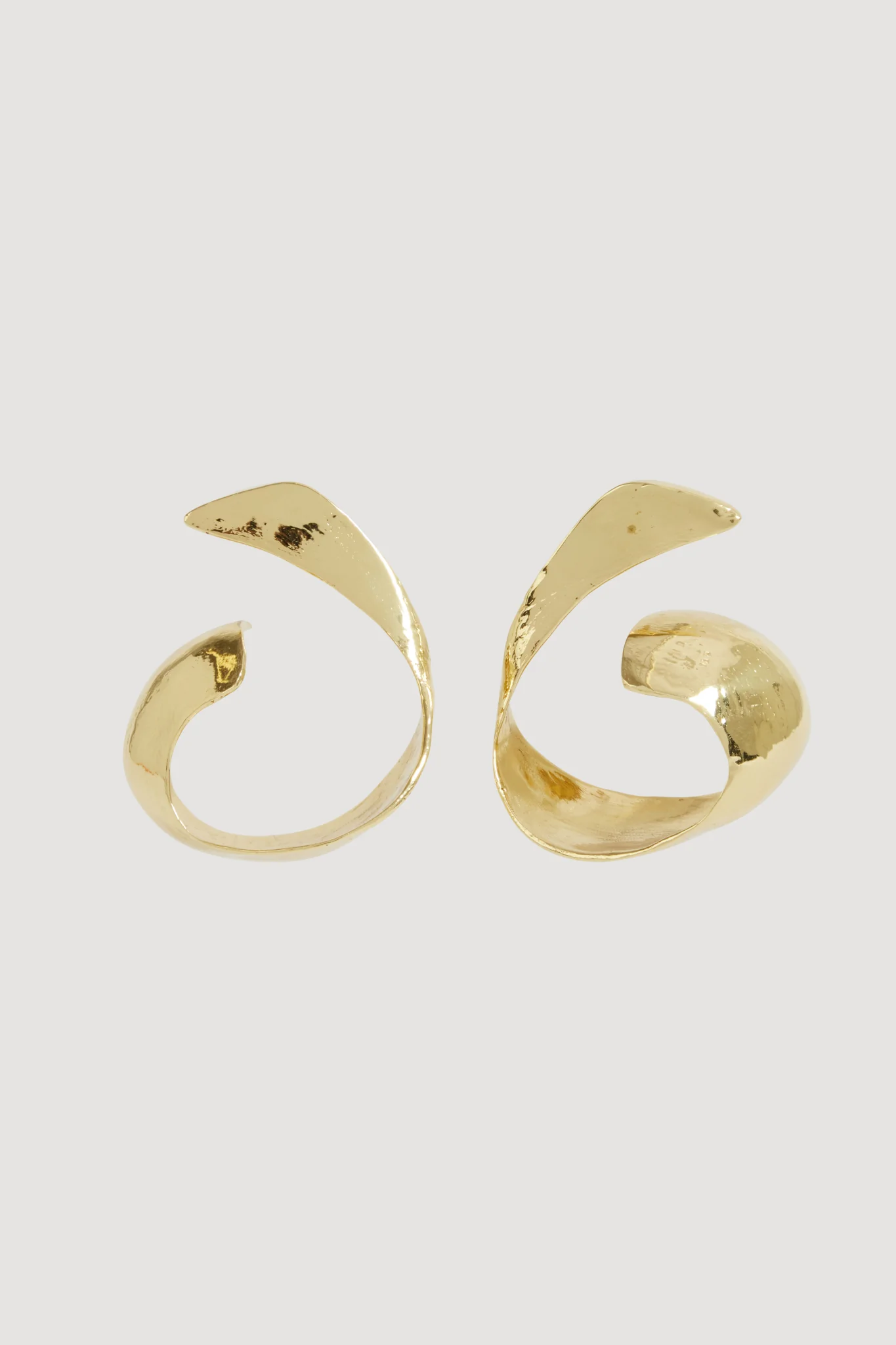 Melody Ribbon Earring