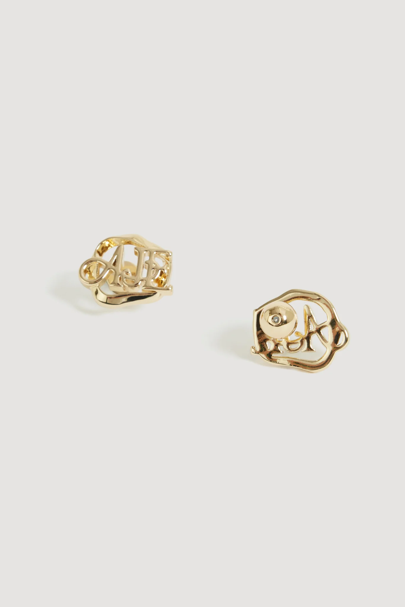Selby Logo Stud