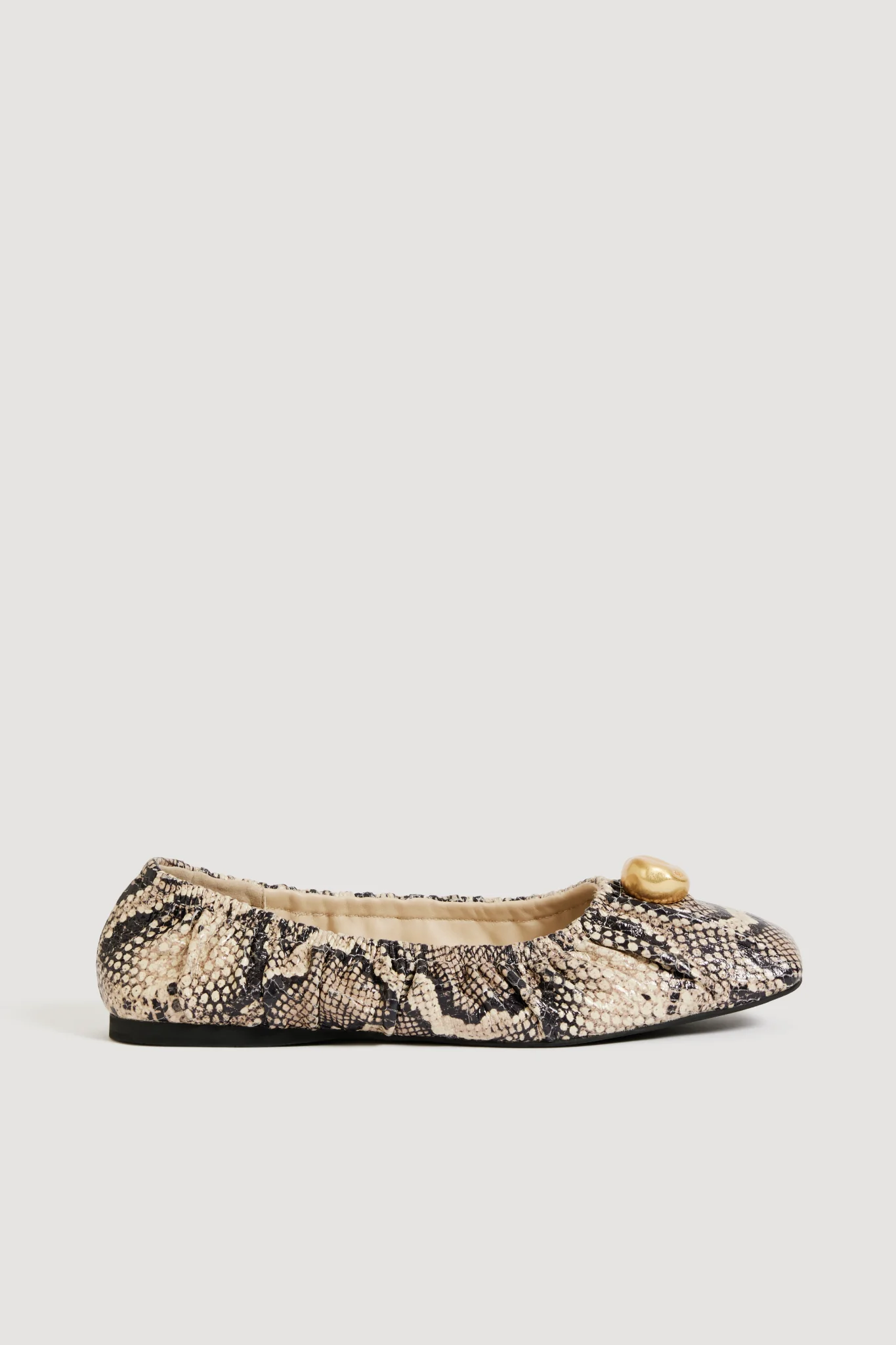 Carmena Ruched Ballet Flat