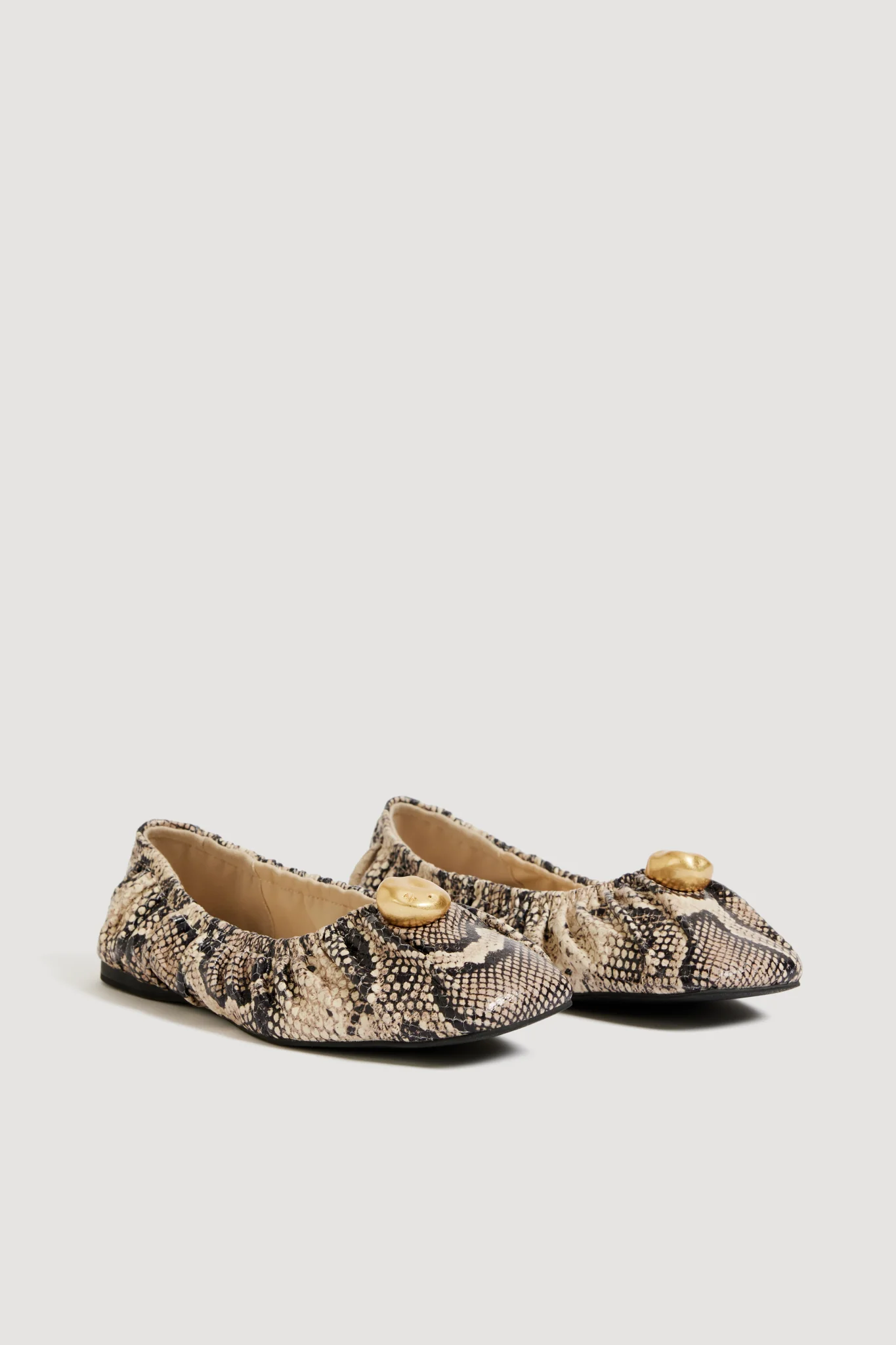 Carmena Ruched Ballet Flat