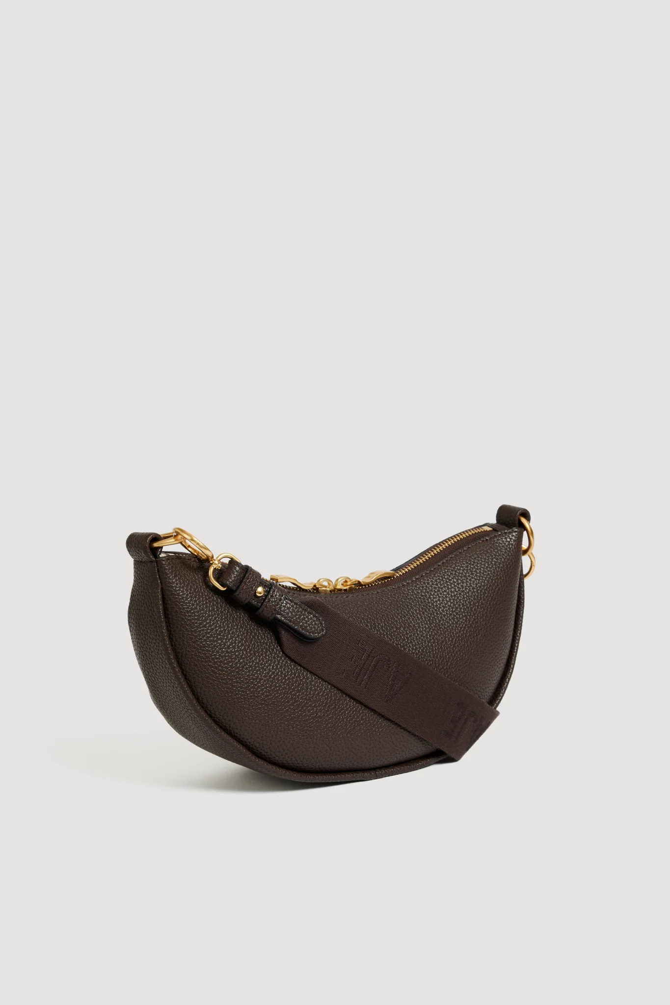 Astouri Sling Crossbody