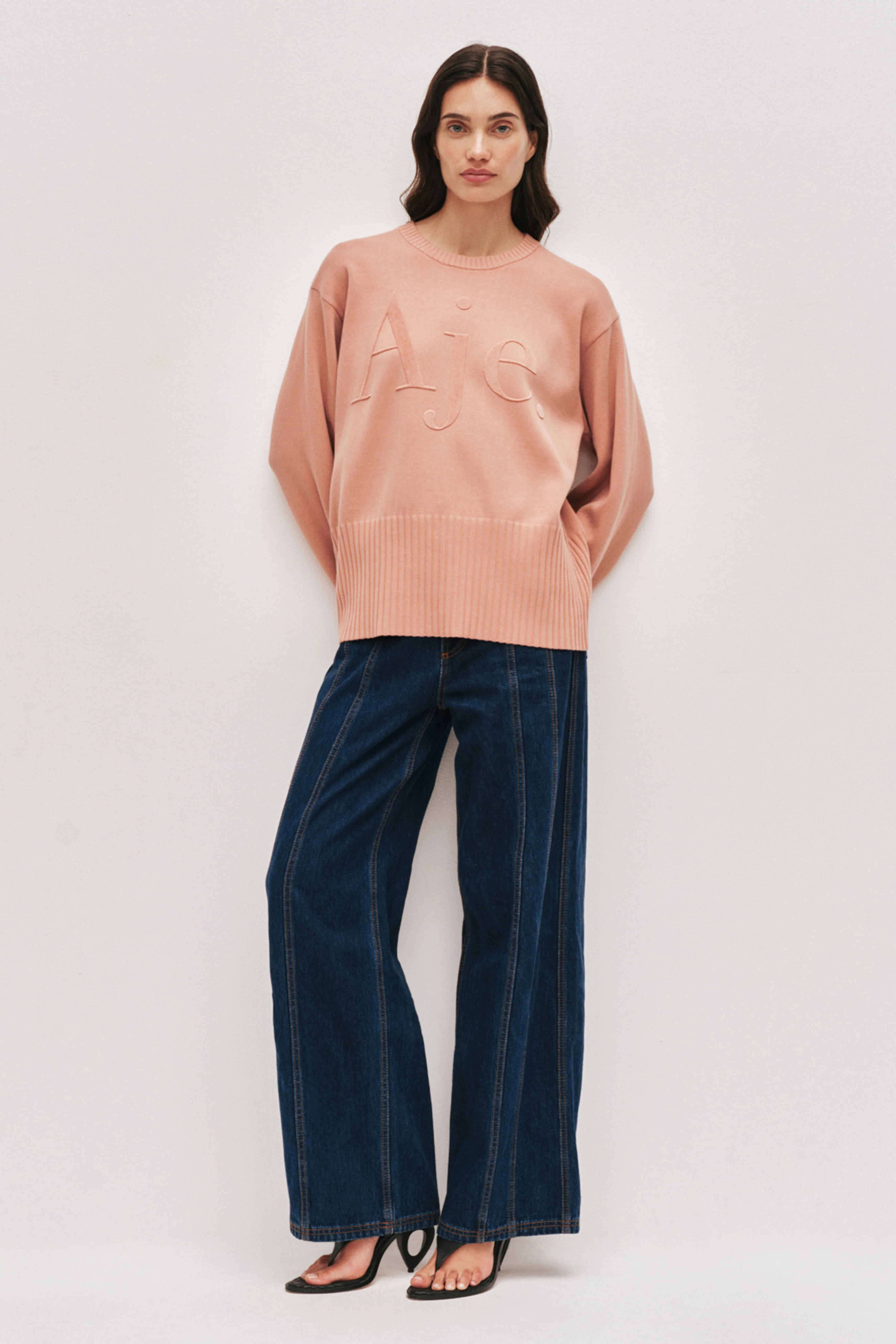 4472-tylor-logo-jumper-1.webp Tylor Logo Jumper