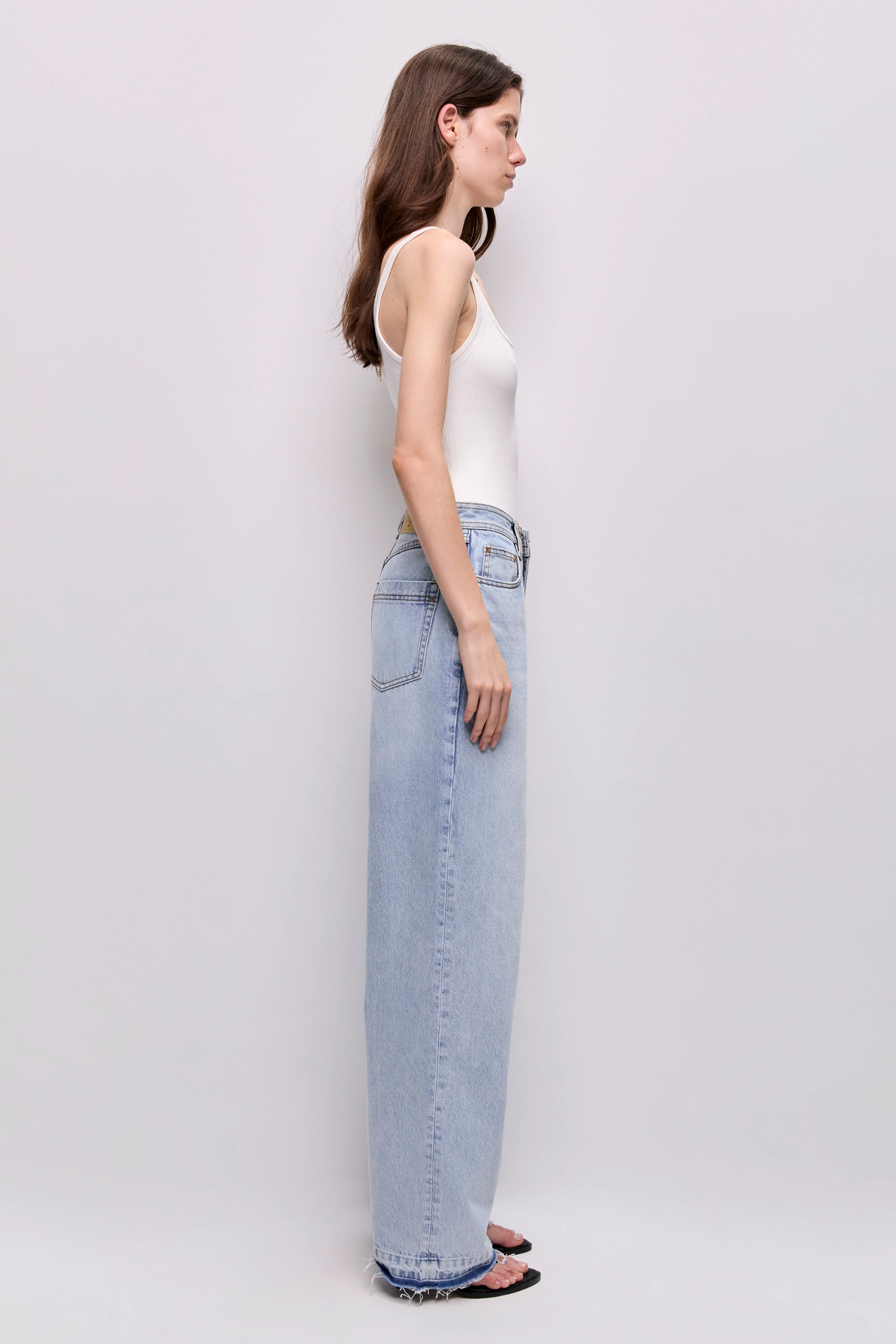 4718-elliot-jean-5.webp Elliot Jean